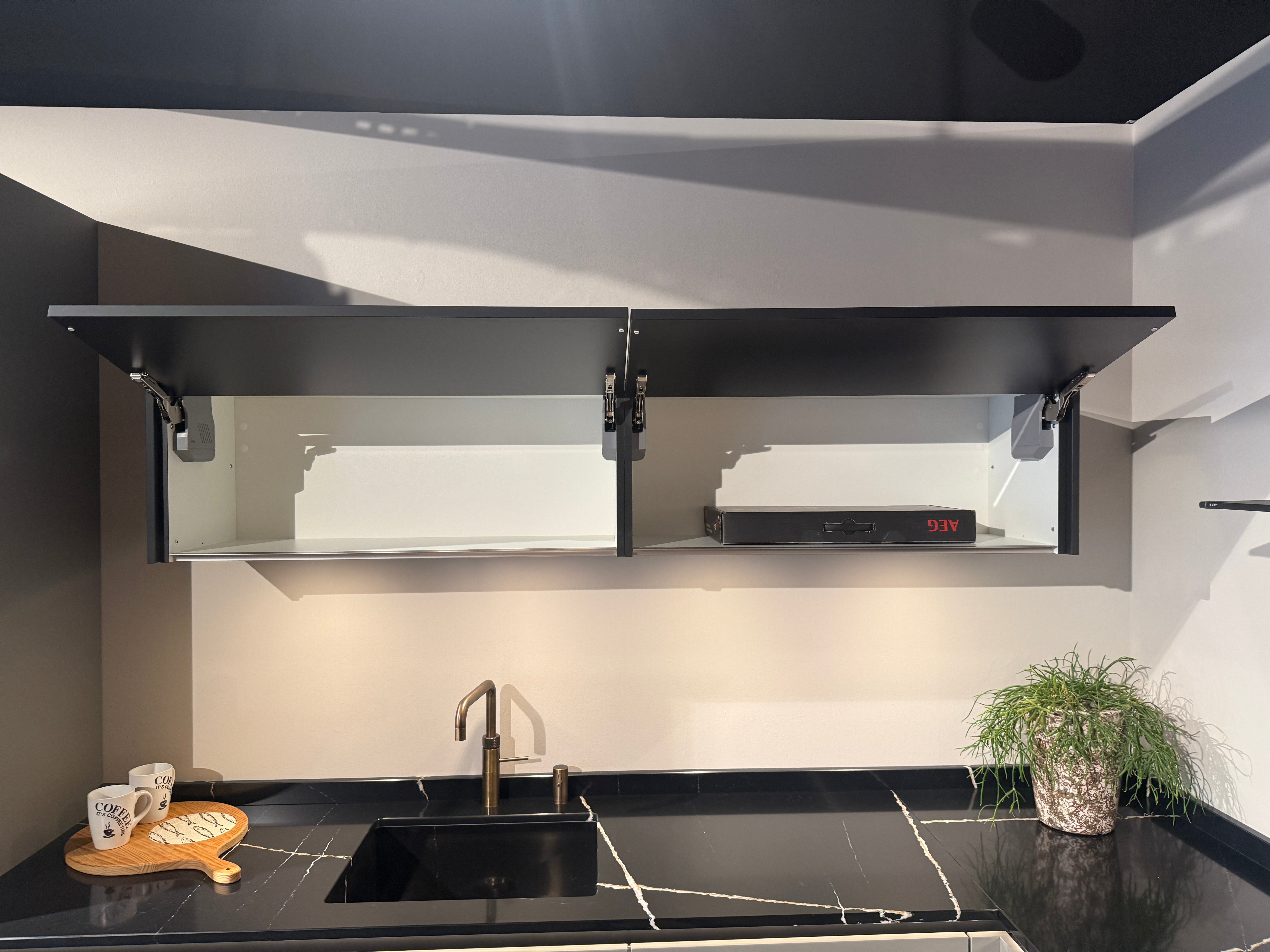 03058 - Grijze eilandkeuken