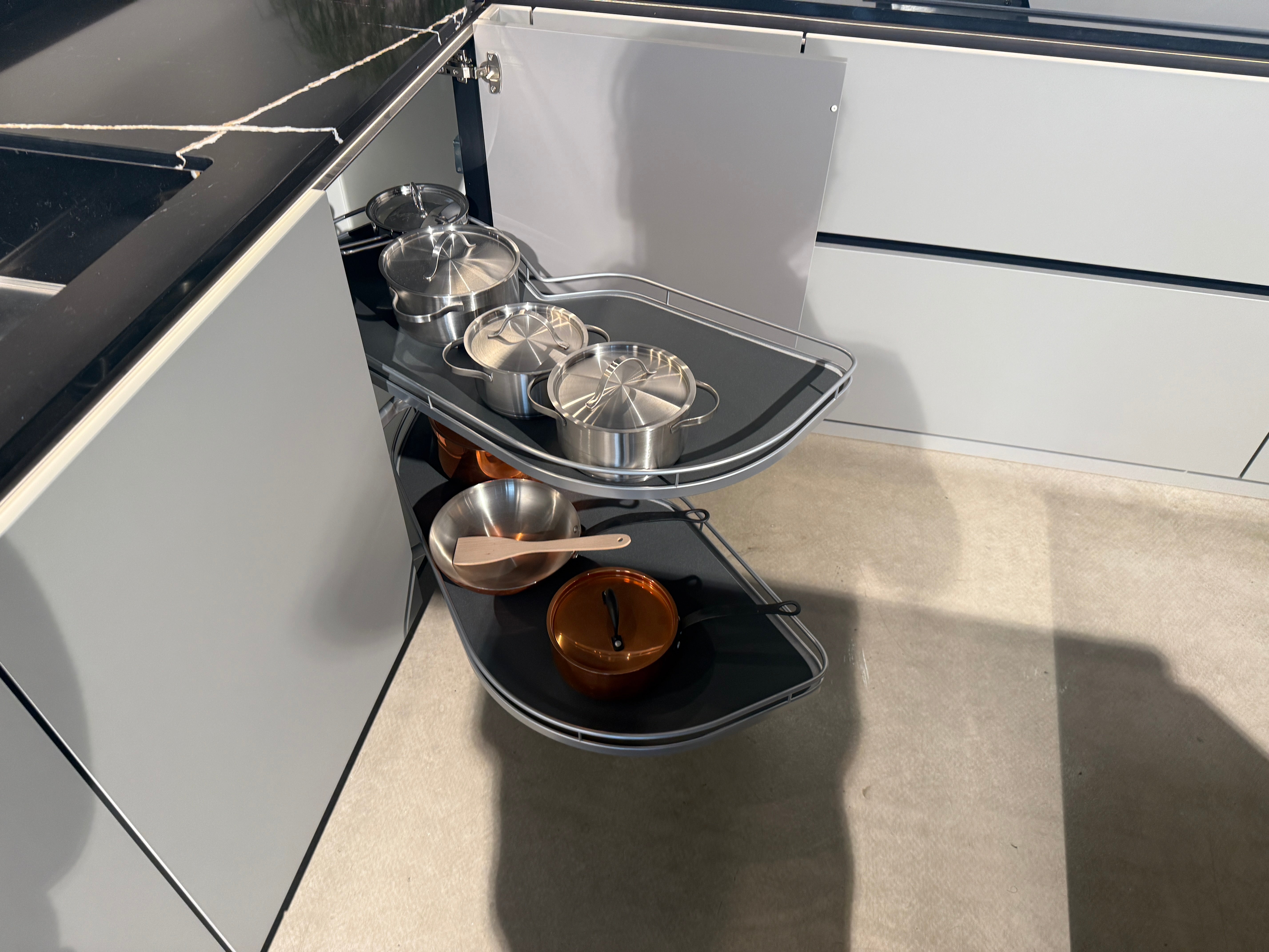 03058 - Grijze eilandkeuken