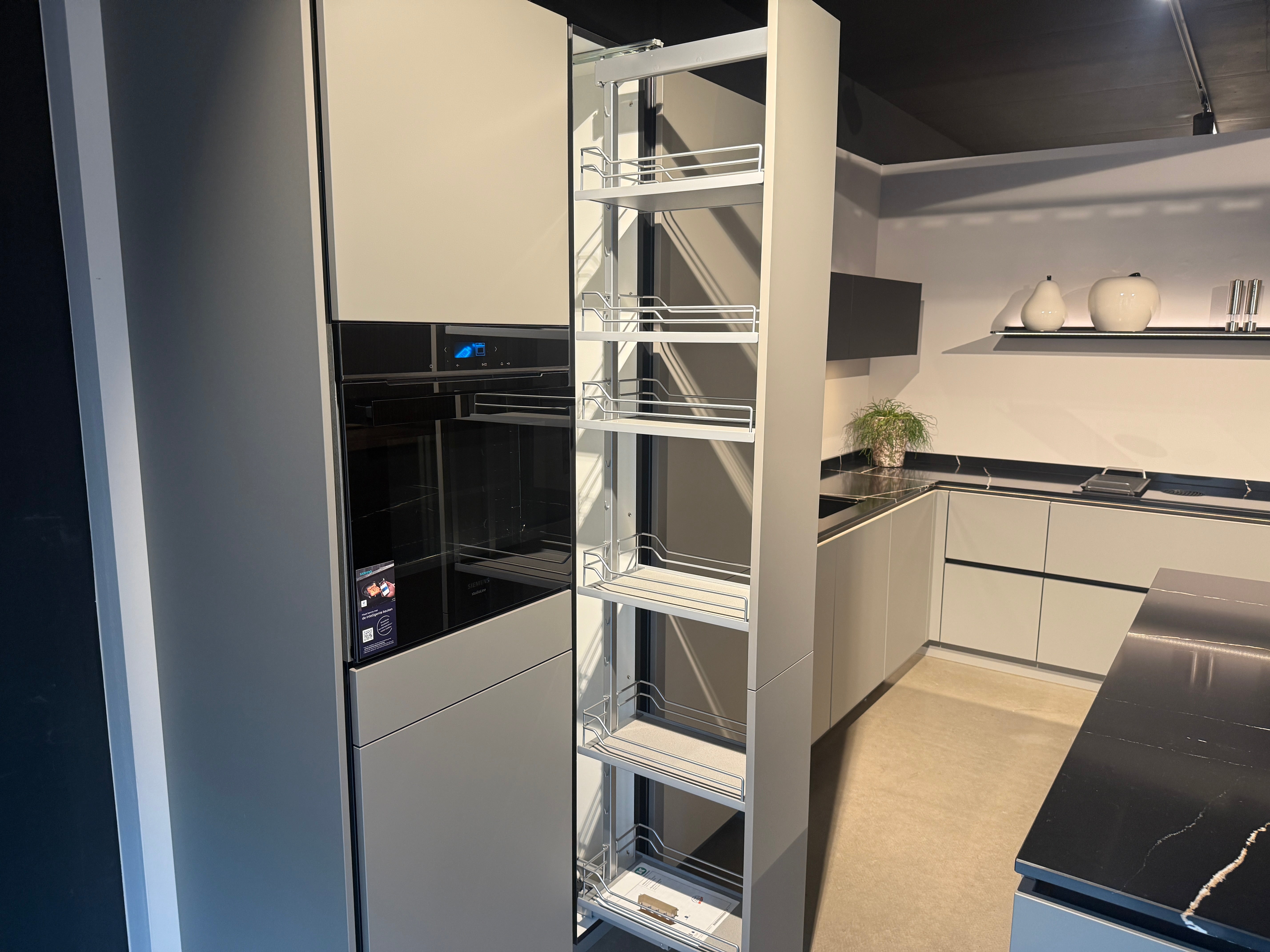 03058 - Grijze eilandkeuken