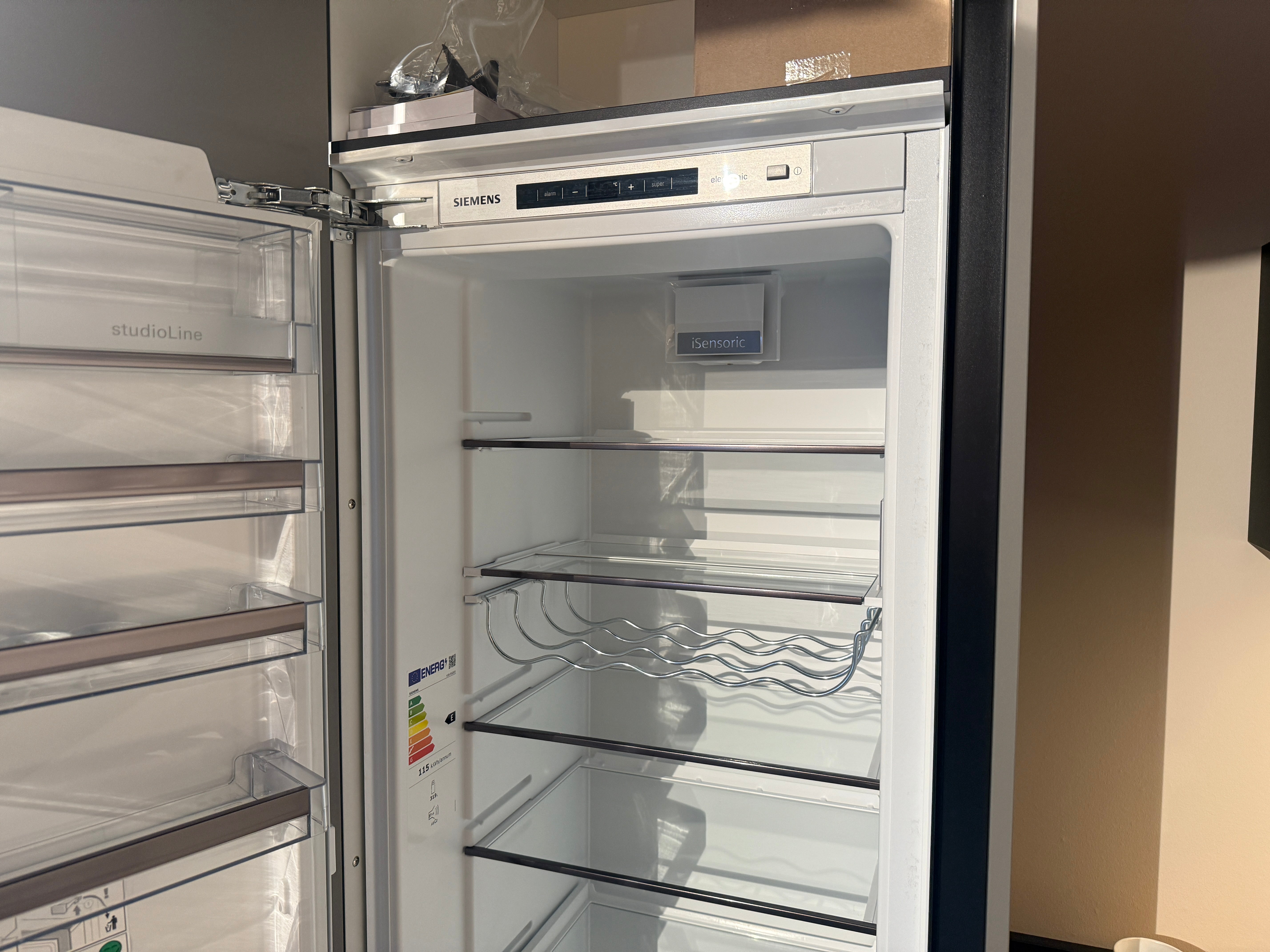 03058 - Grijze eilandkeuken