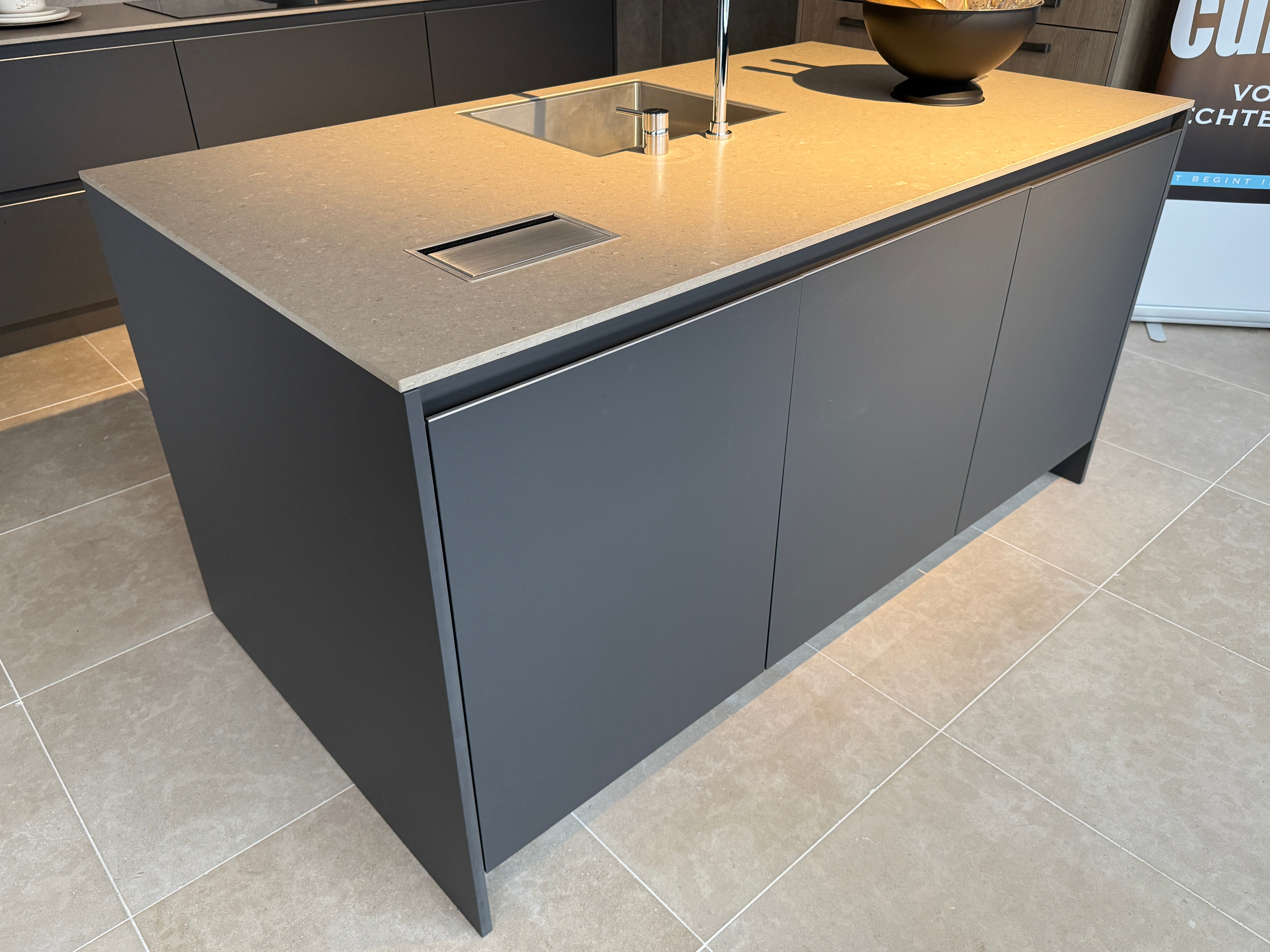 03156 - Moderne eilandkeuken