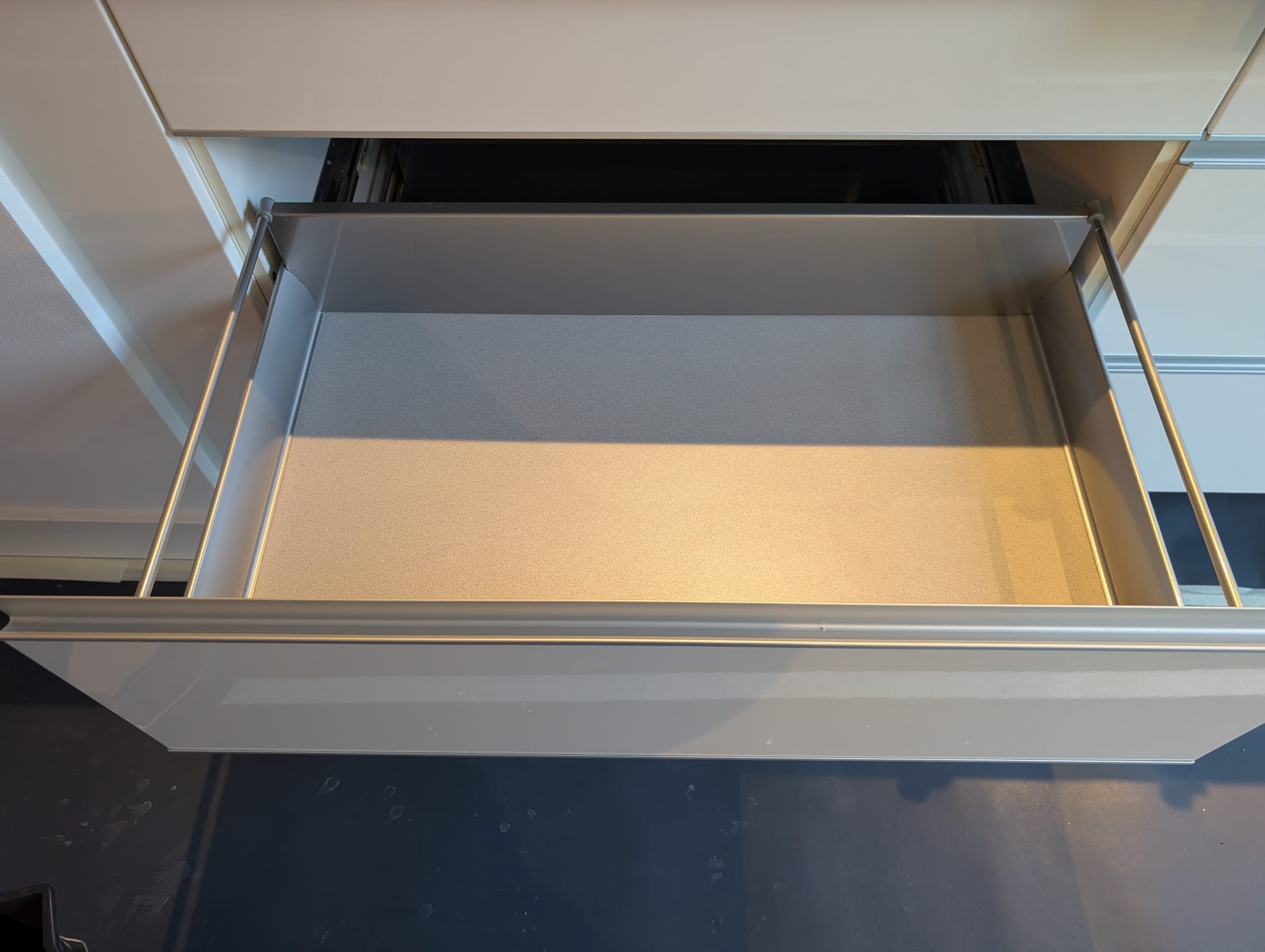 02850 - Witte parallel keuken