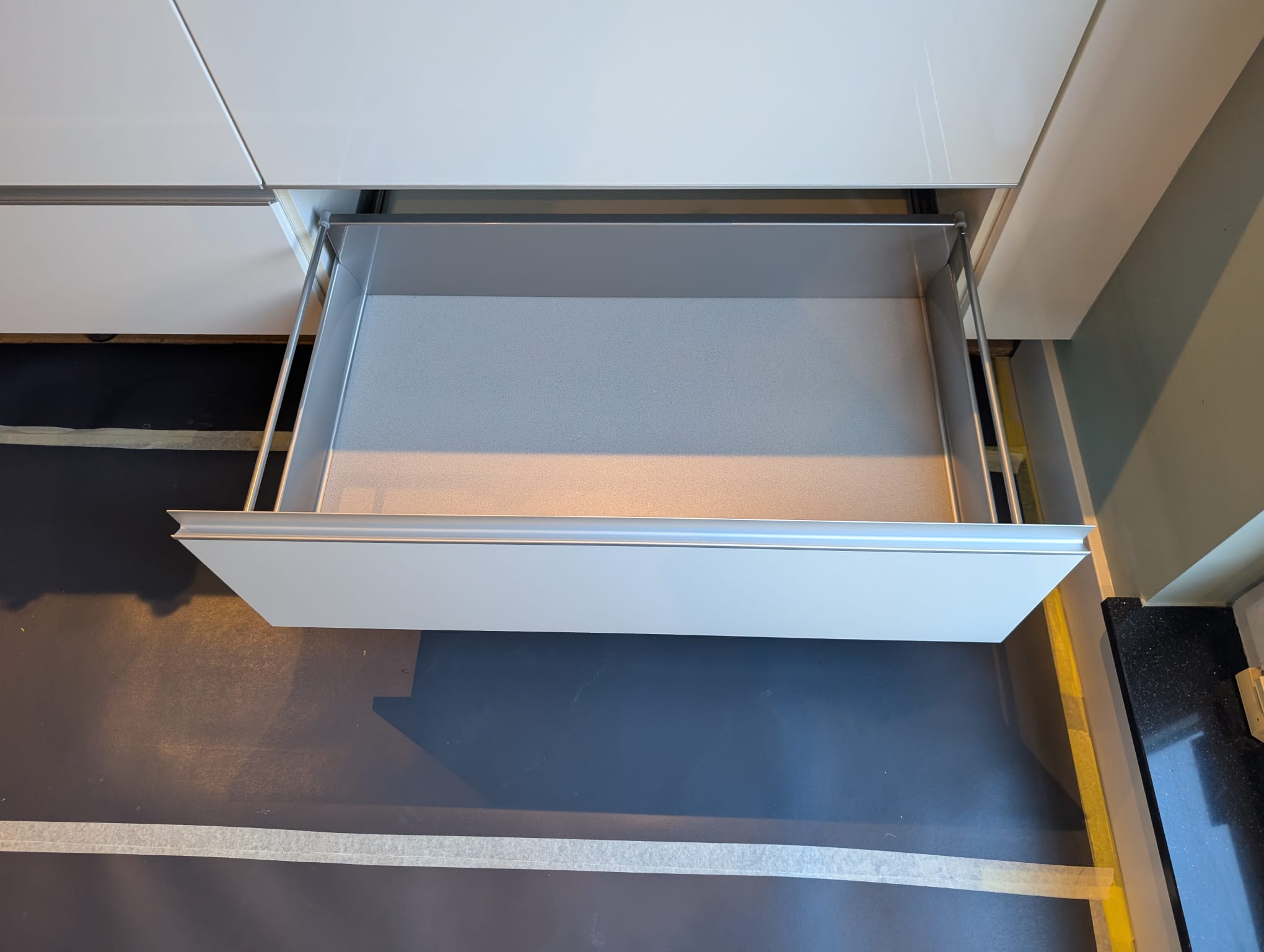 02850 - Witte parallel keuken