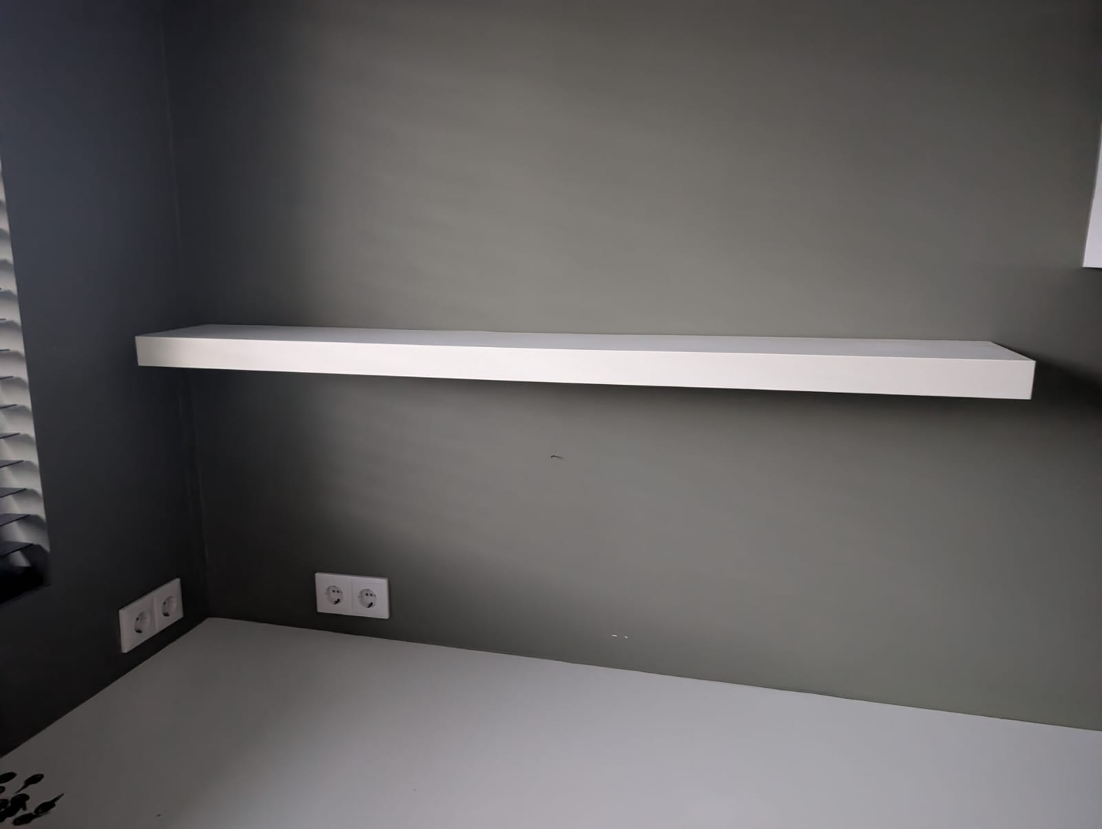 03124 - Grijze schiereiland keuken