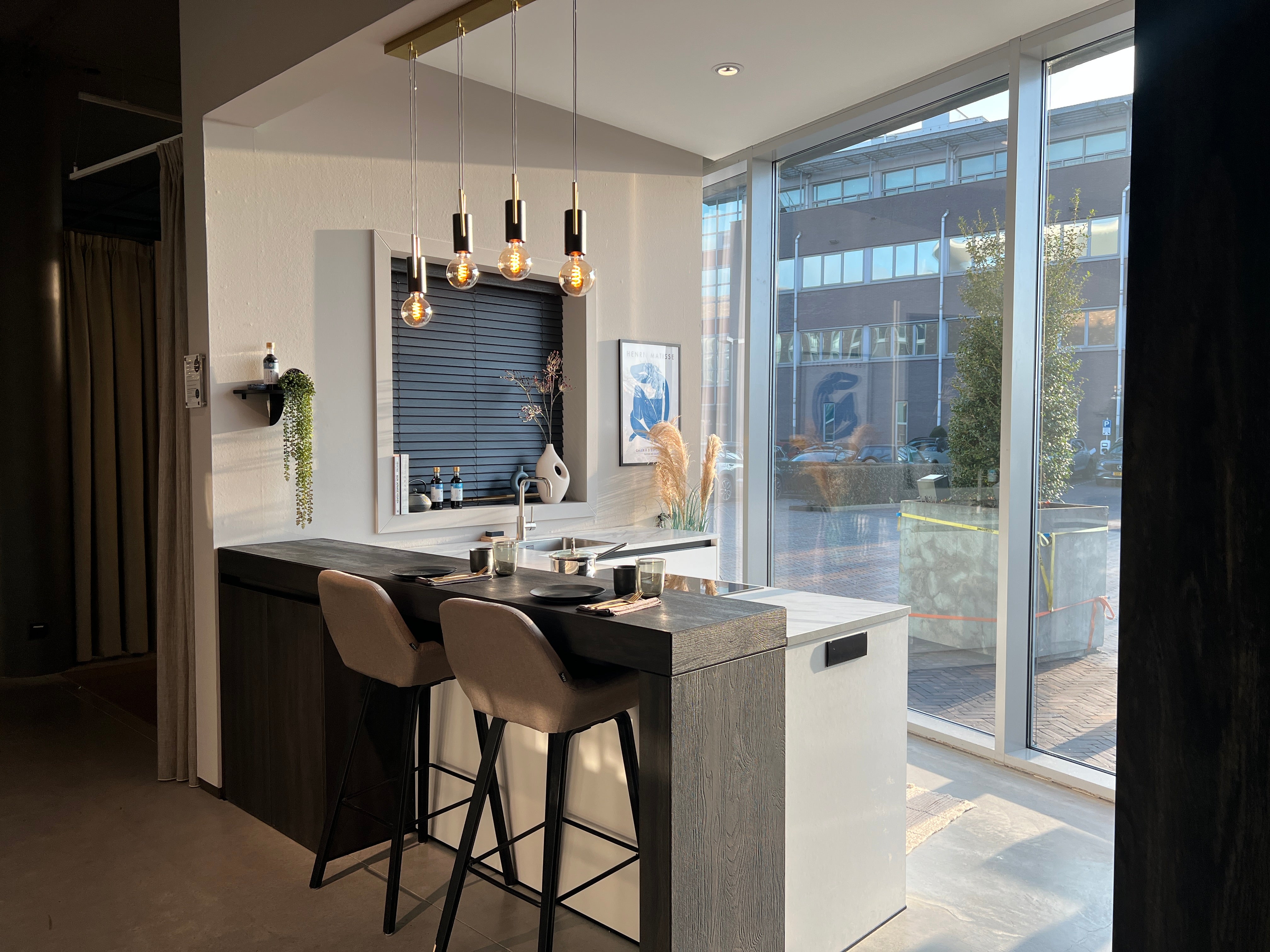 03391 - Moderne schiereiland keuken met bar