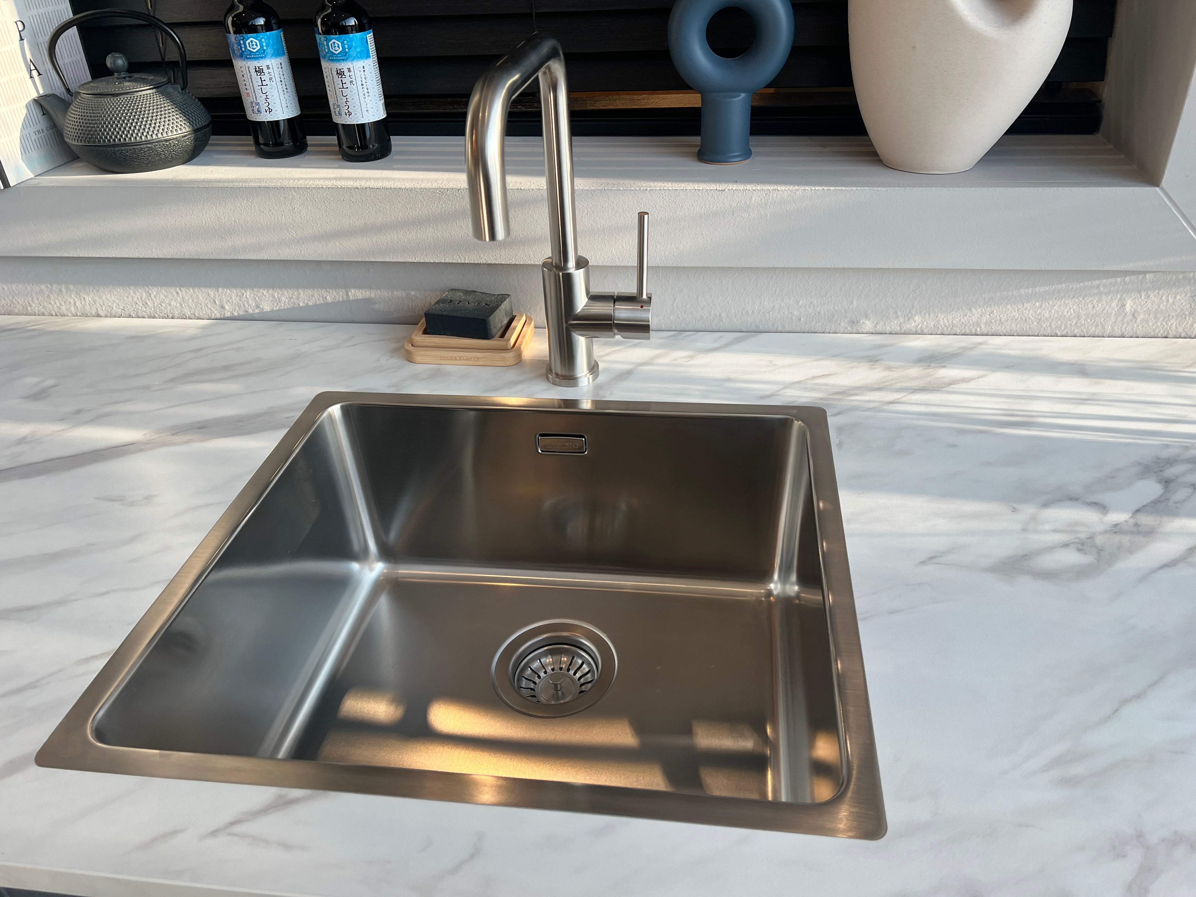 03391 - Moderne schiereiland keuken met bar