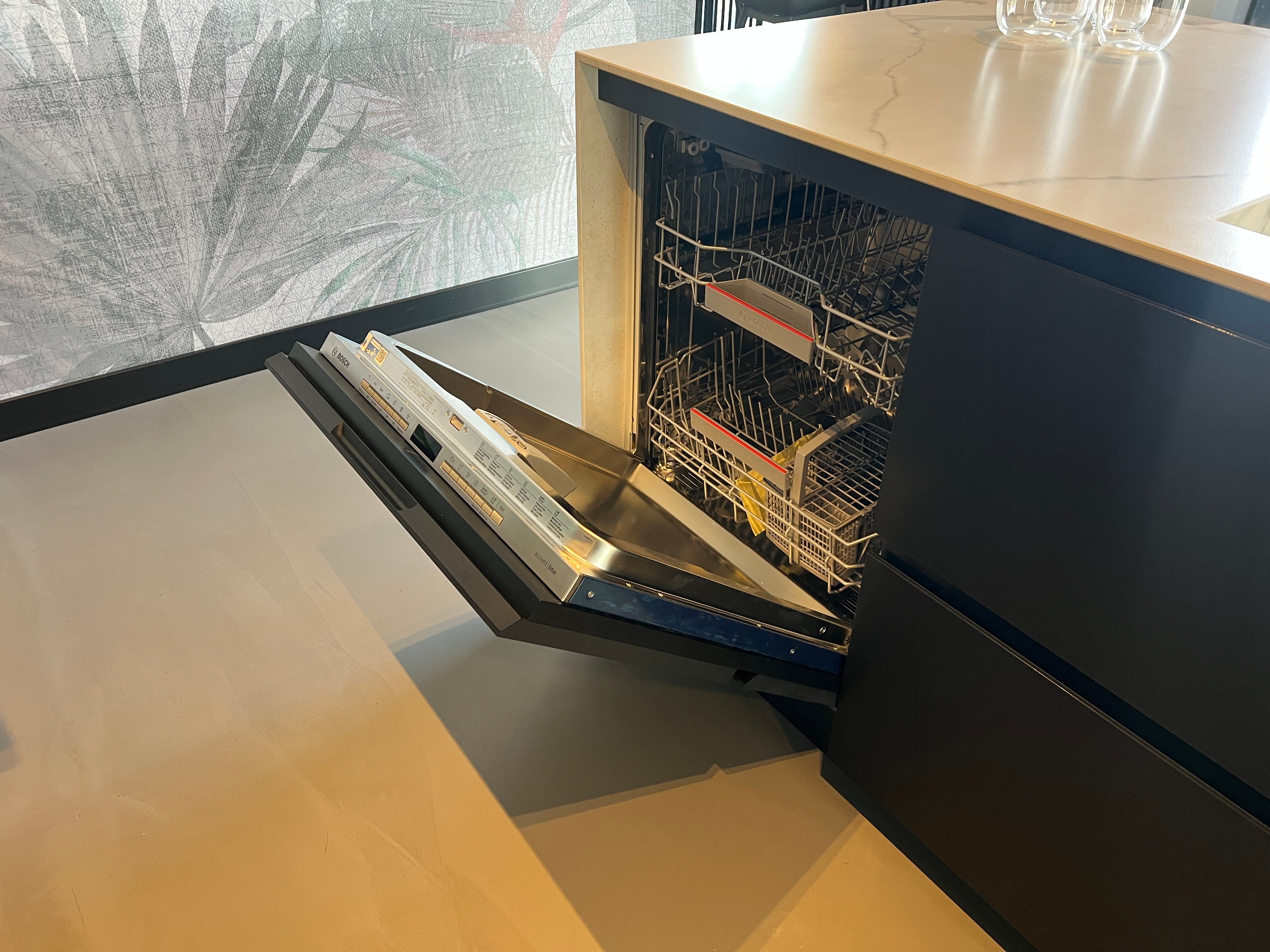 02450 - Zwart/witte luxe eilandkeuken