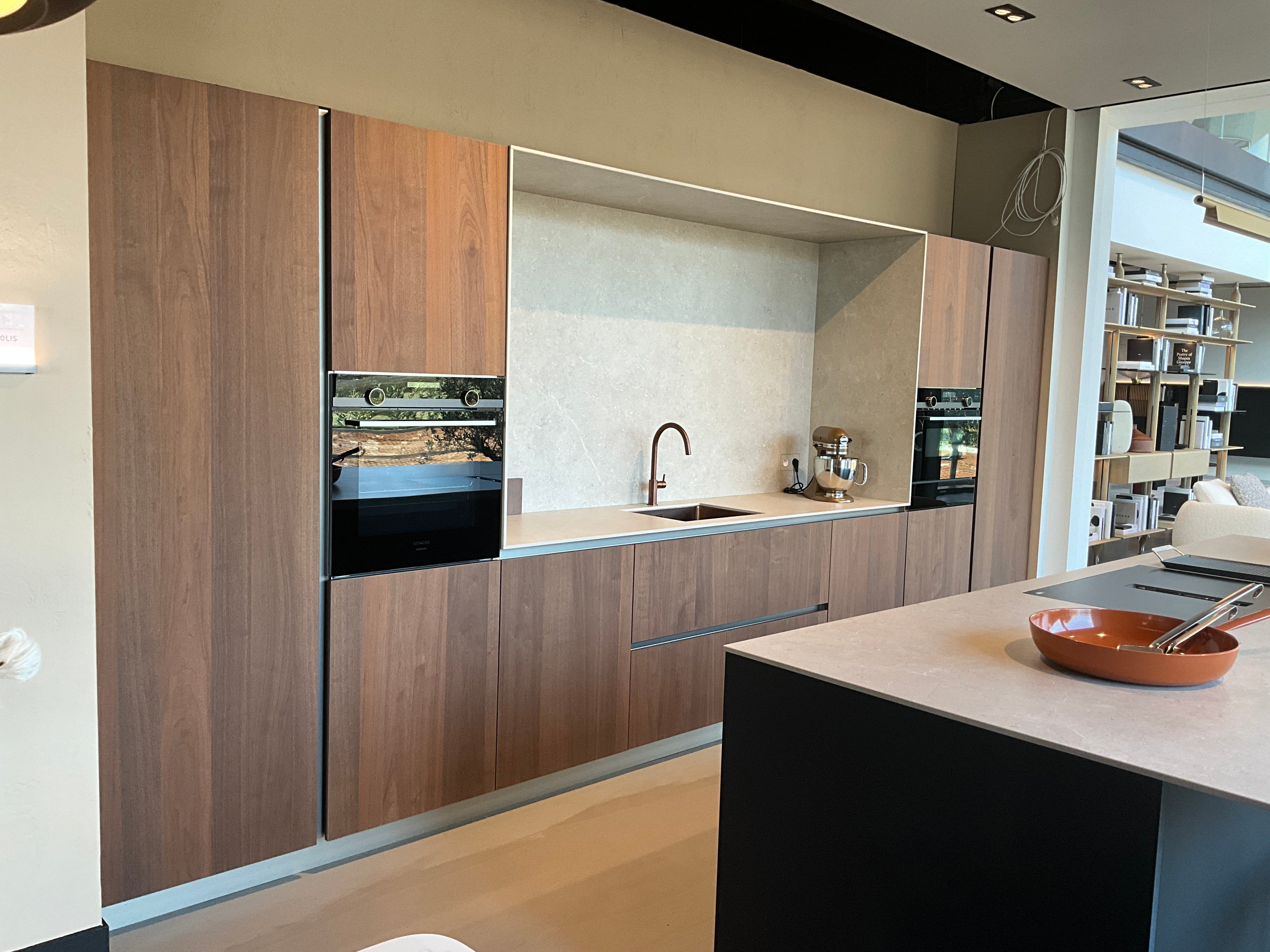 02461 - Moderne eilandkeuken