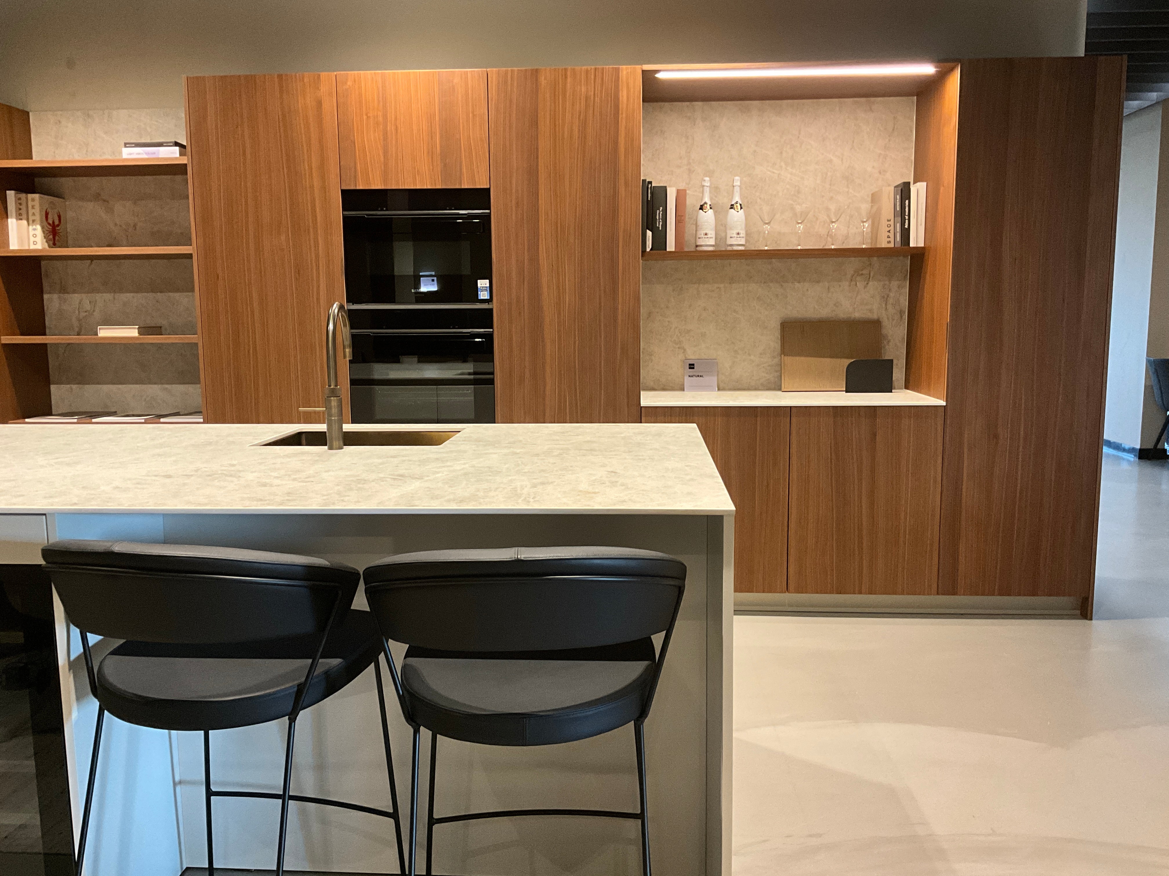 02448 - Eiken fineer eilandkeuken