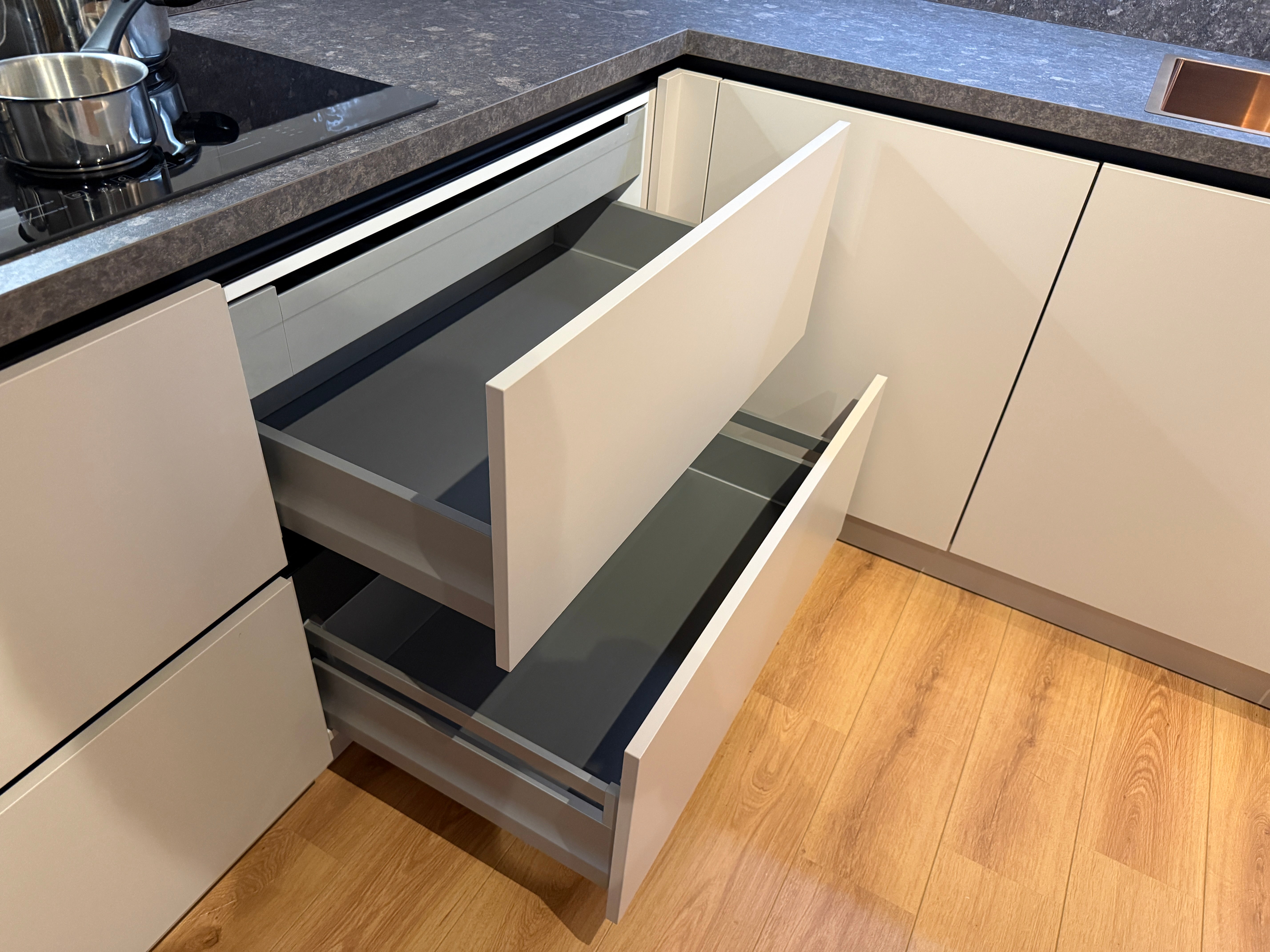 04039 - Moderne hoekkeuken
