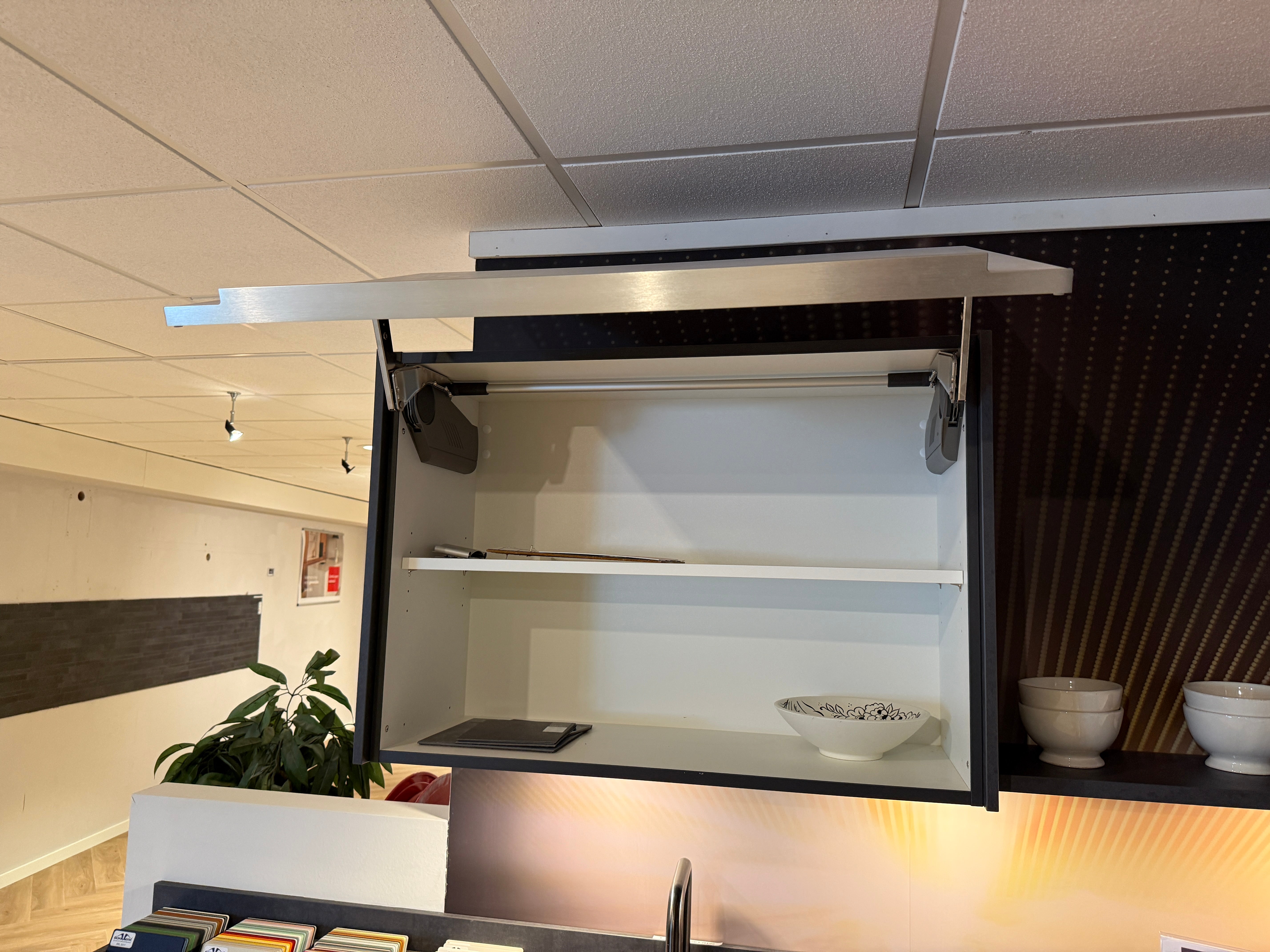 04047 - Häcker hoekkeuken in betonlook