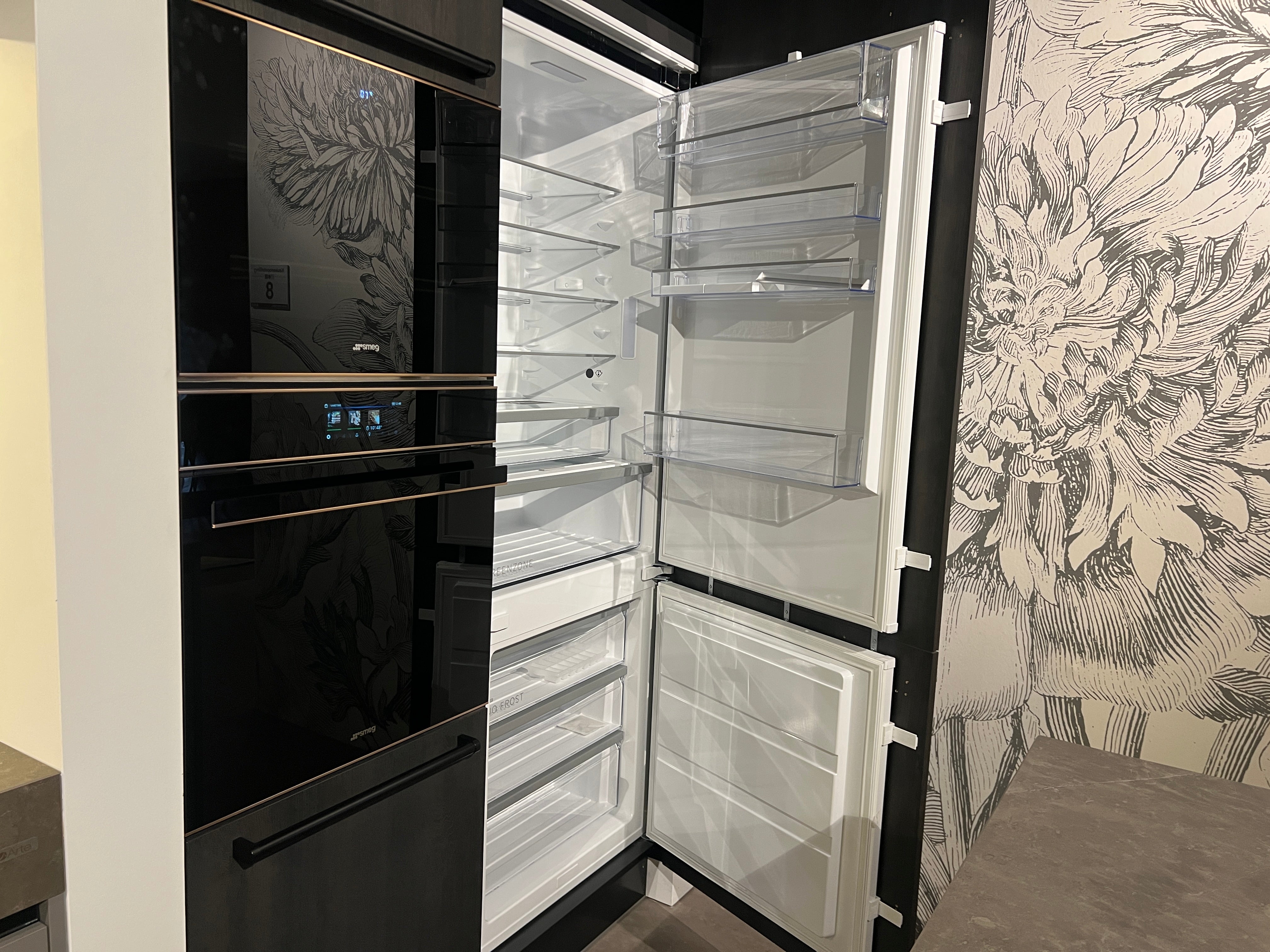 03751 - Moderne eilandkeuken met tafel