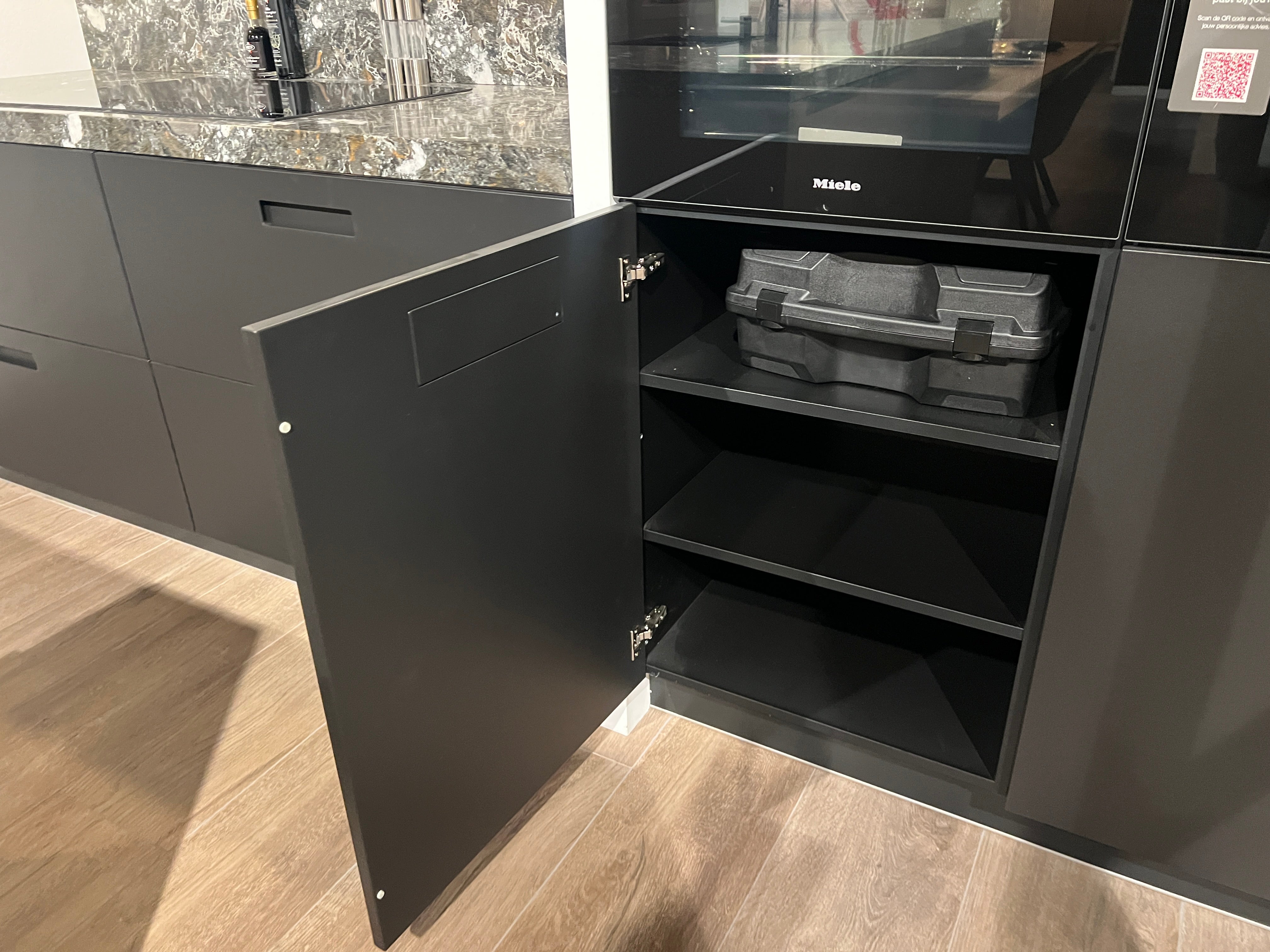 03753 - Exclusieve eilandkeuken met Miele apparatuur