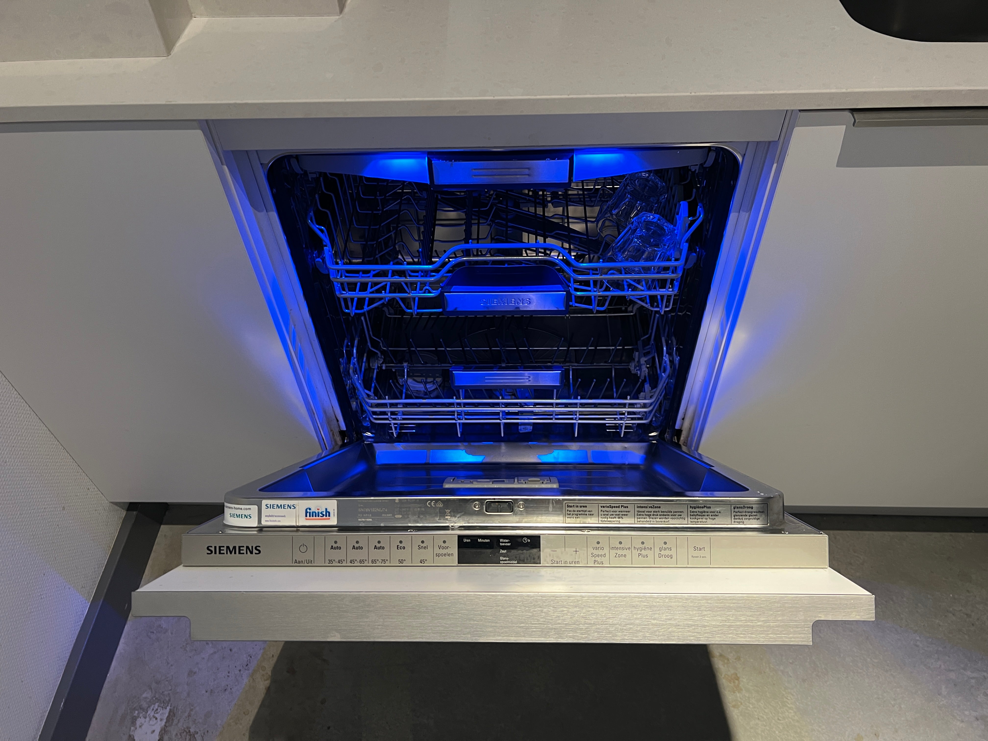 03755 - Witte pantry