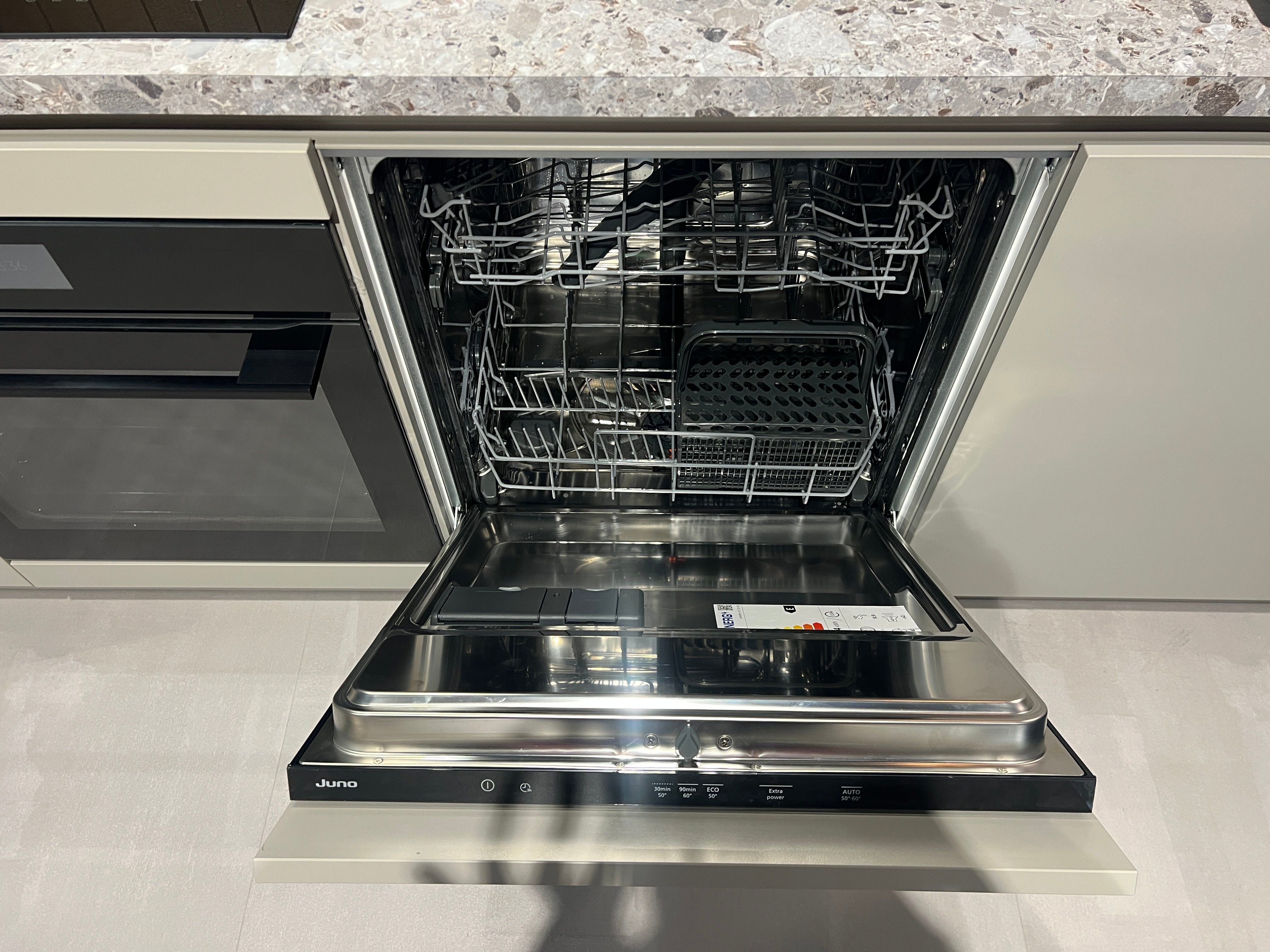 03783 - Moderne hoekkeuken