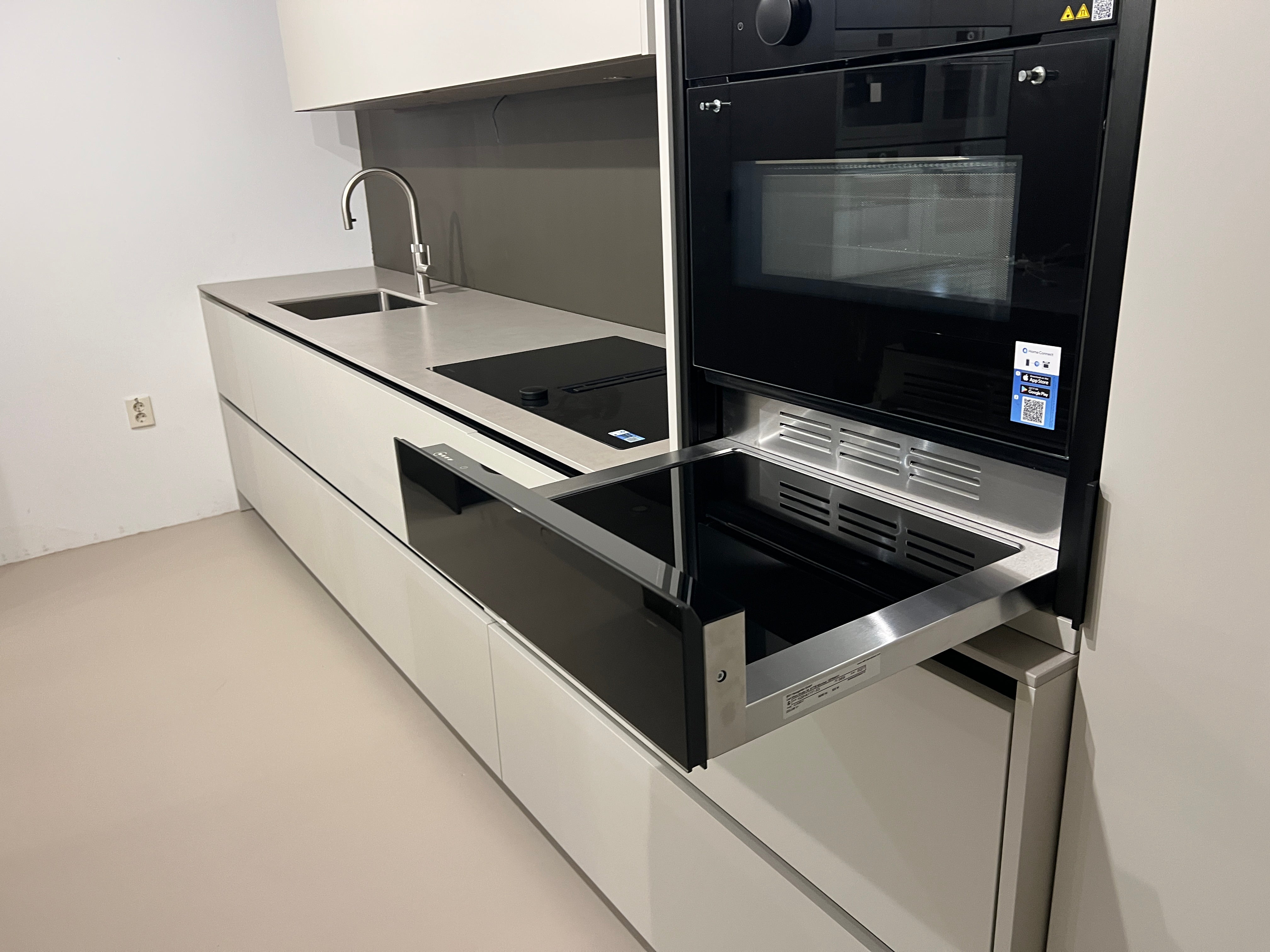 02485 - Strak rechte keuken