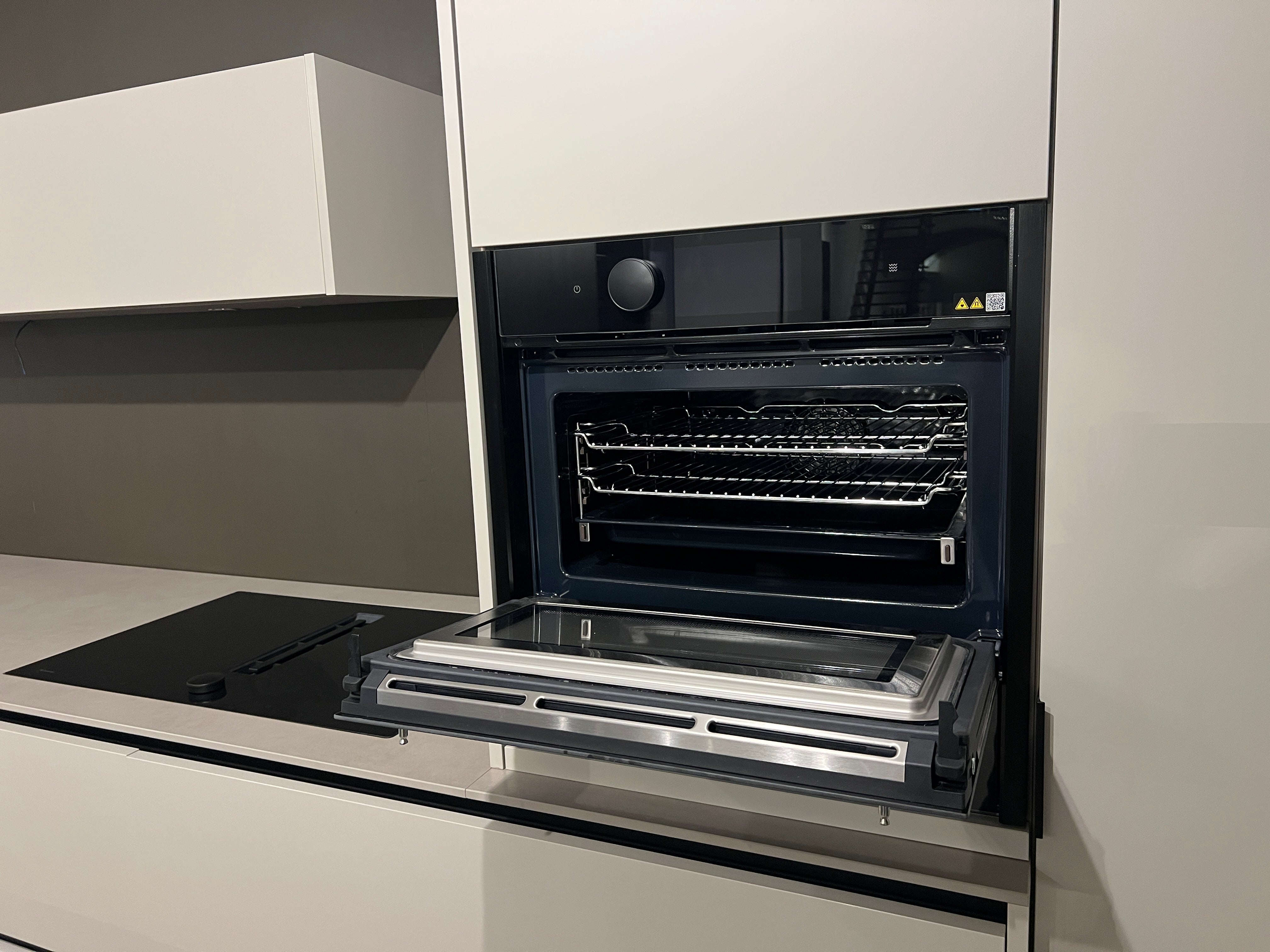 02485 - Strak rechte keuken