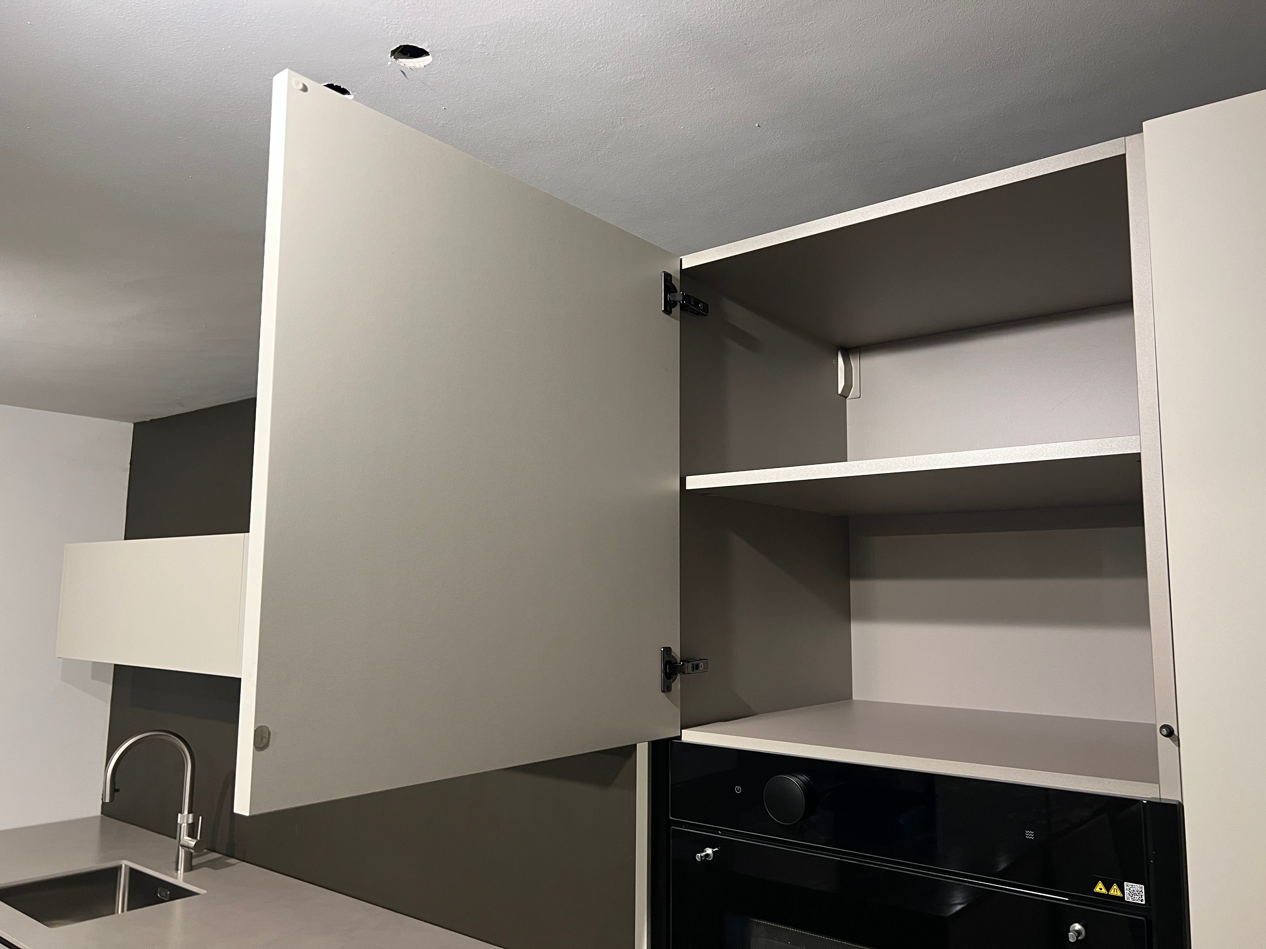 02485 - Strak rechte keuken