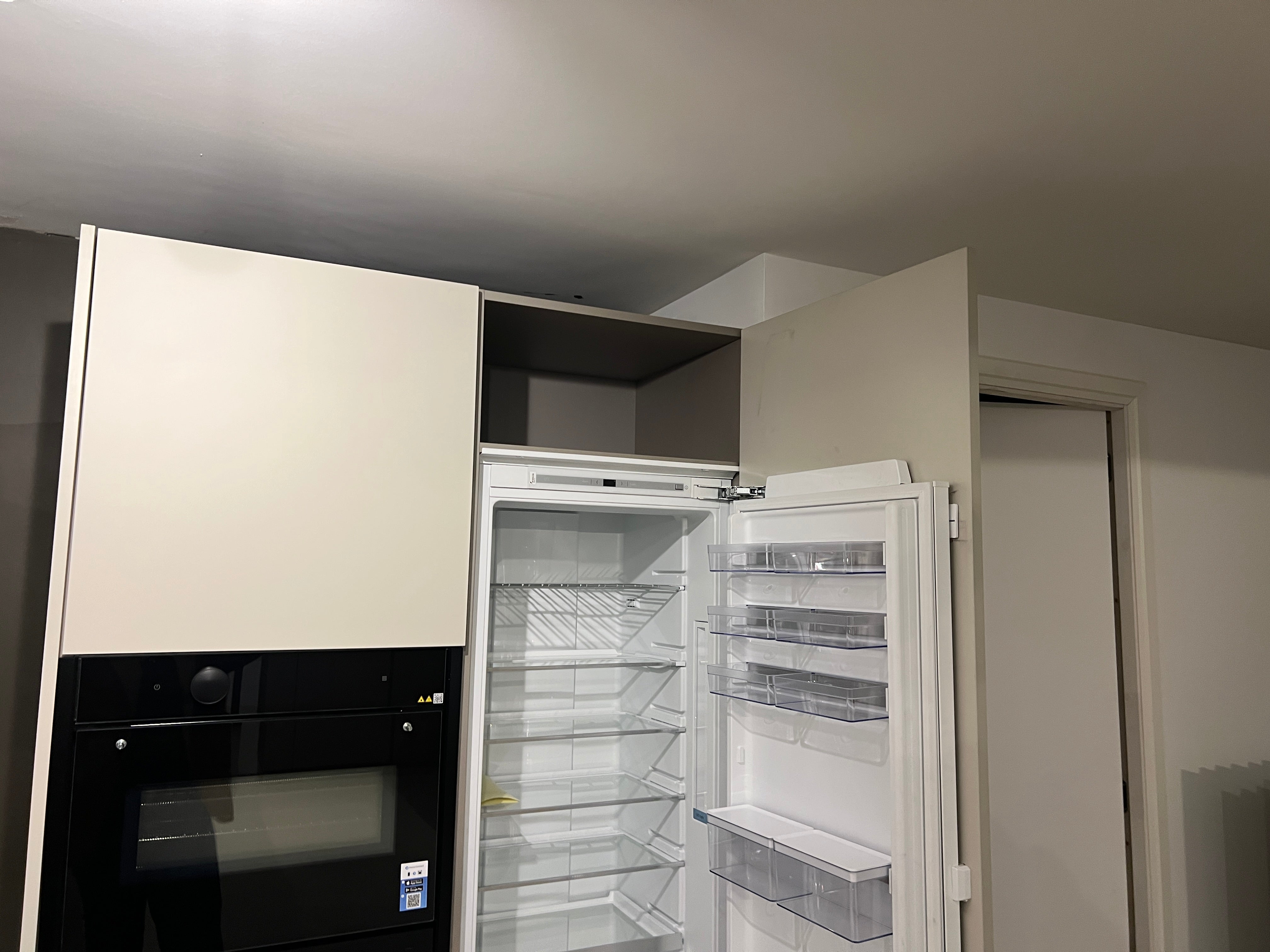 02485 - Strak rechte keuken