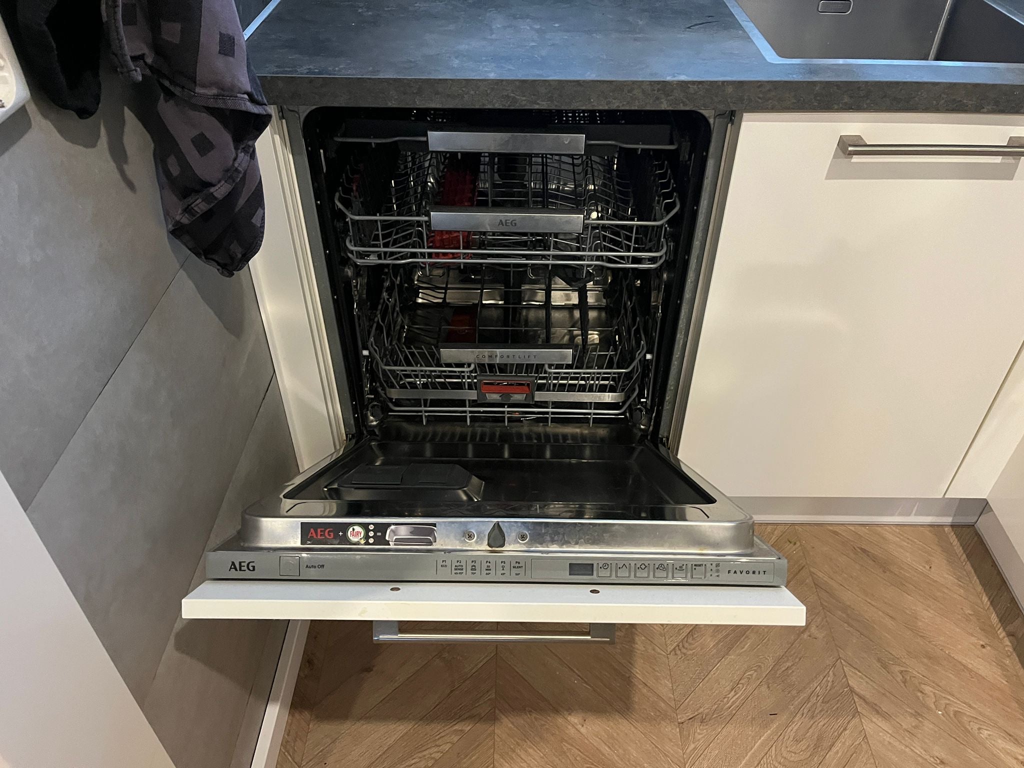 03649 - Witte steinhaus hoekkeuken