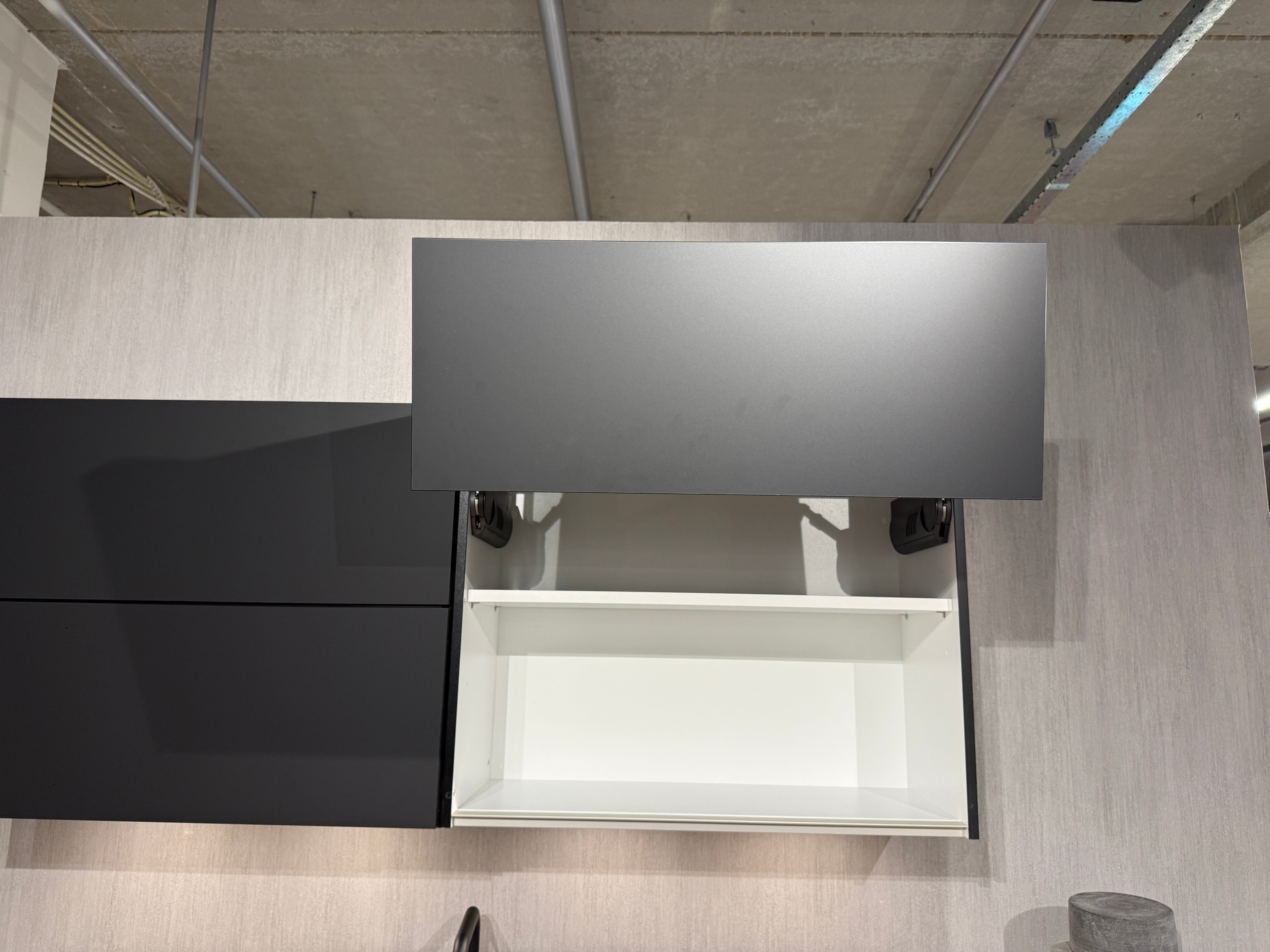 04007 - Kiezelgrijze schiereiland keuken