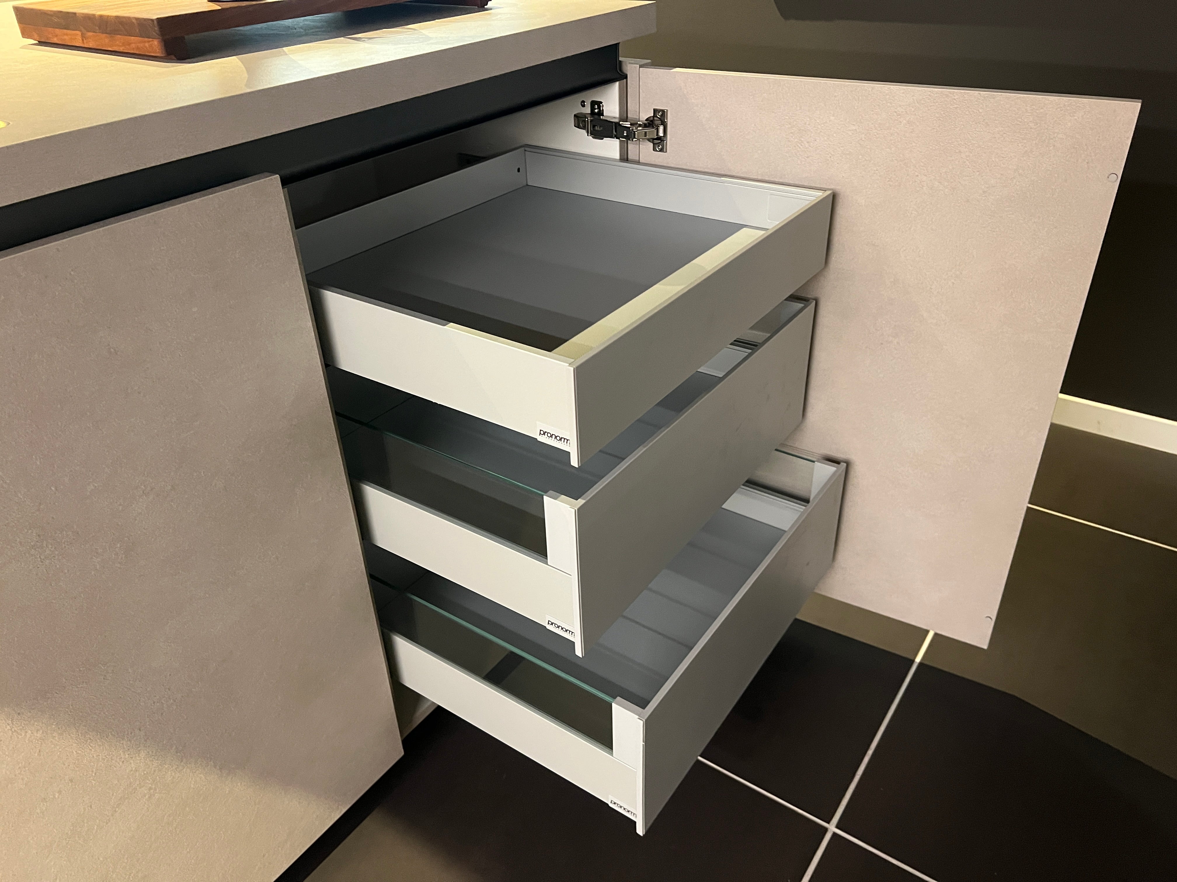 04731 - Luxe keuken met dubbel eiland