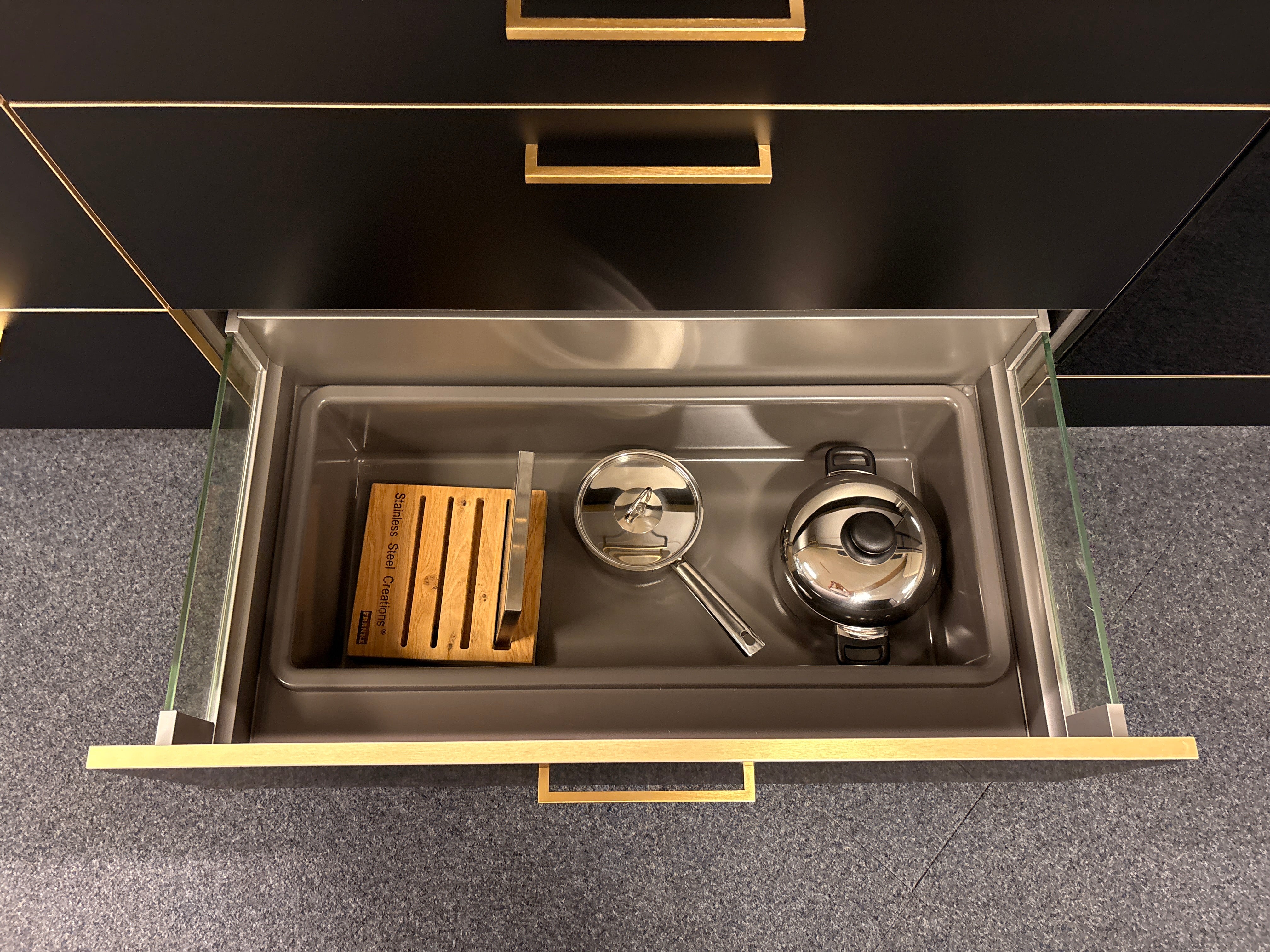 04593 - Nolte flair keuken met Smeg apparatuur