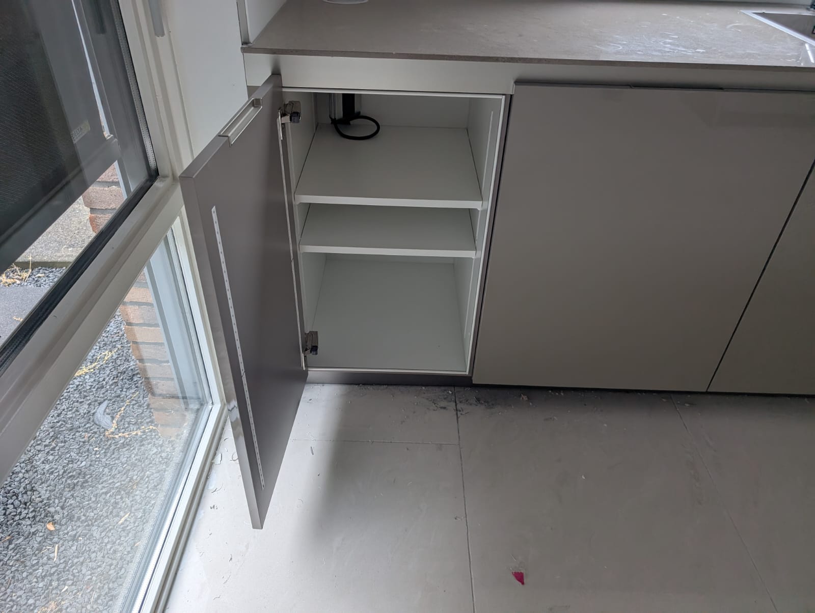 04629 - Hoogglans Siematic keuken met kastenwand