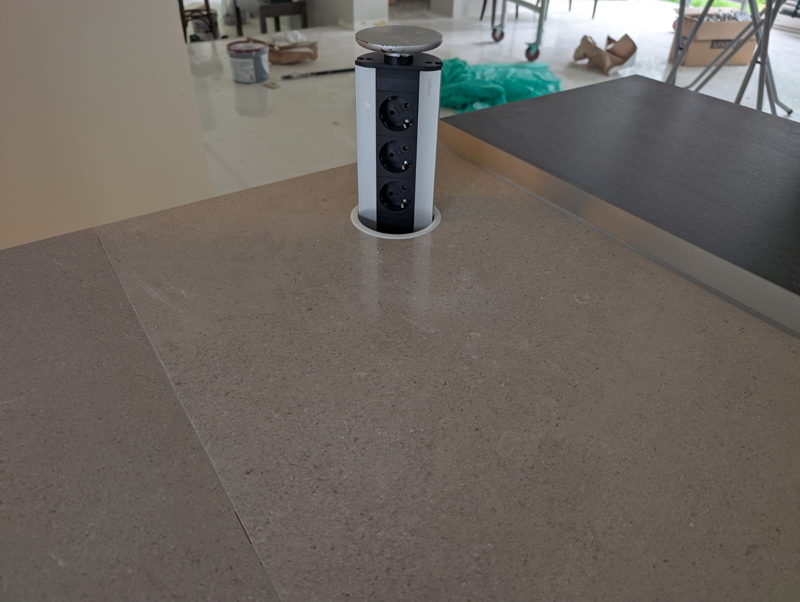 04629 - Hoogglans Siematic keuken met kastenwand