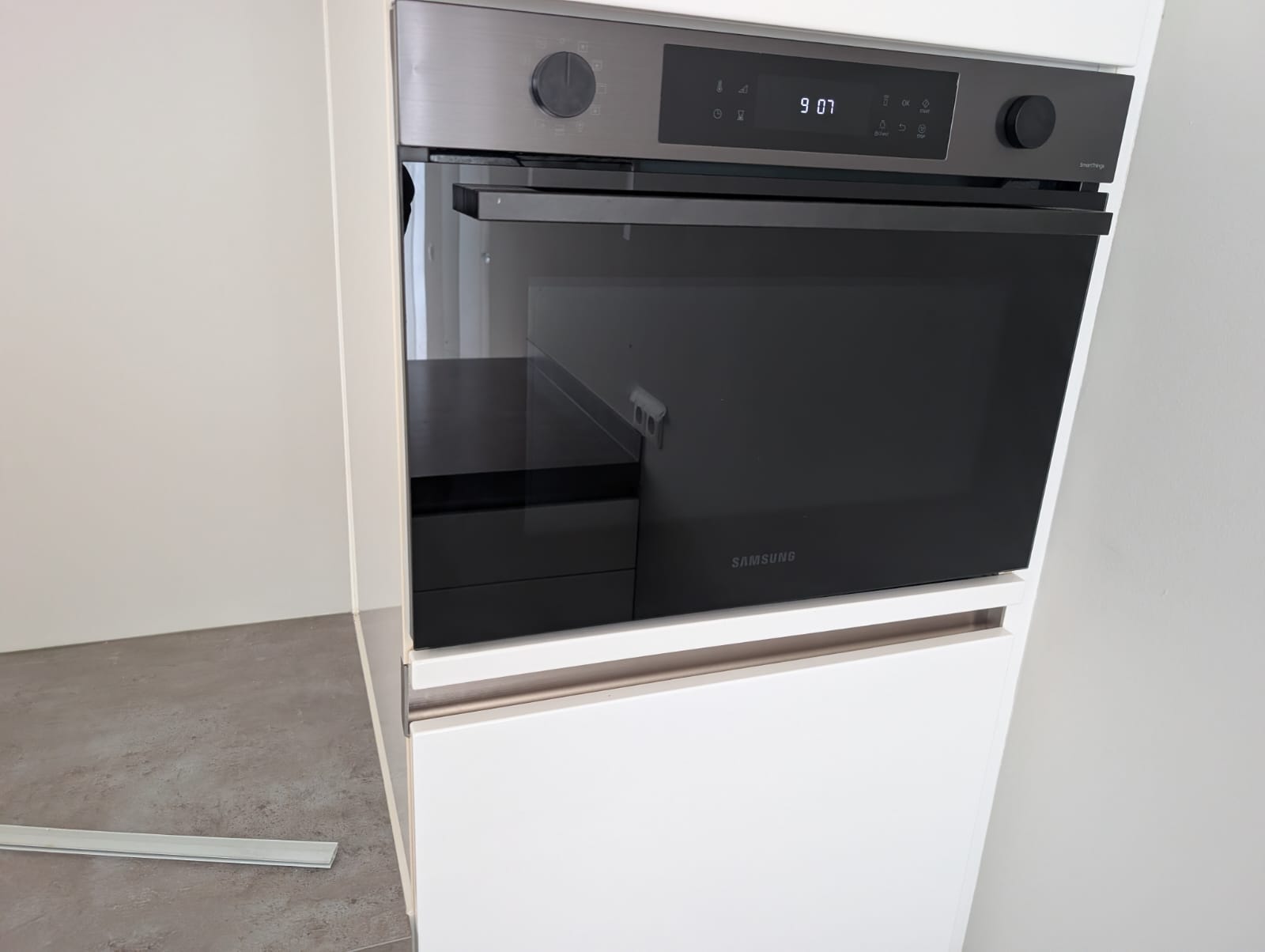 04325 - Witte schiereiland keuken van Schmidt