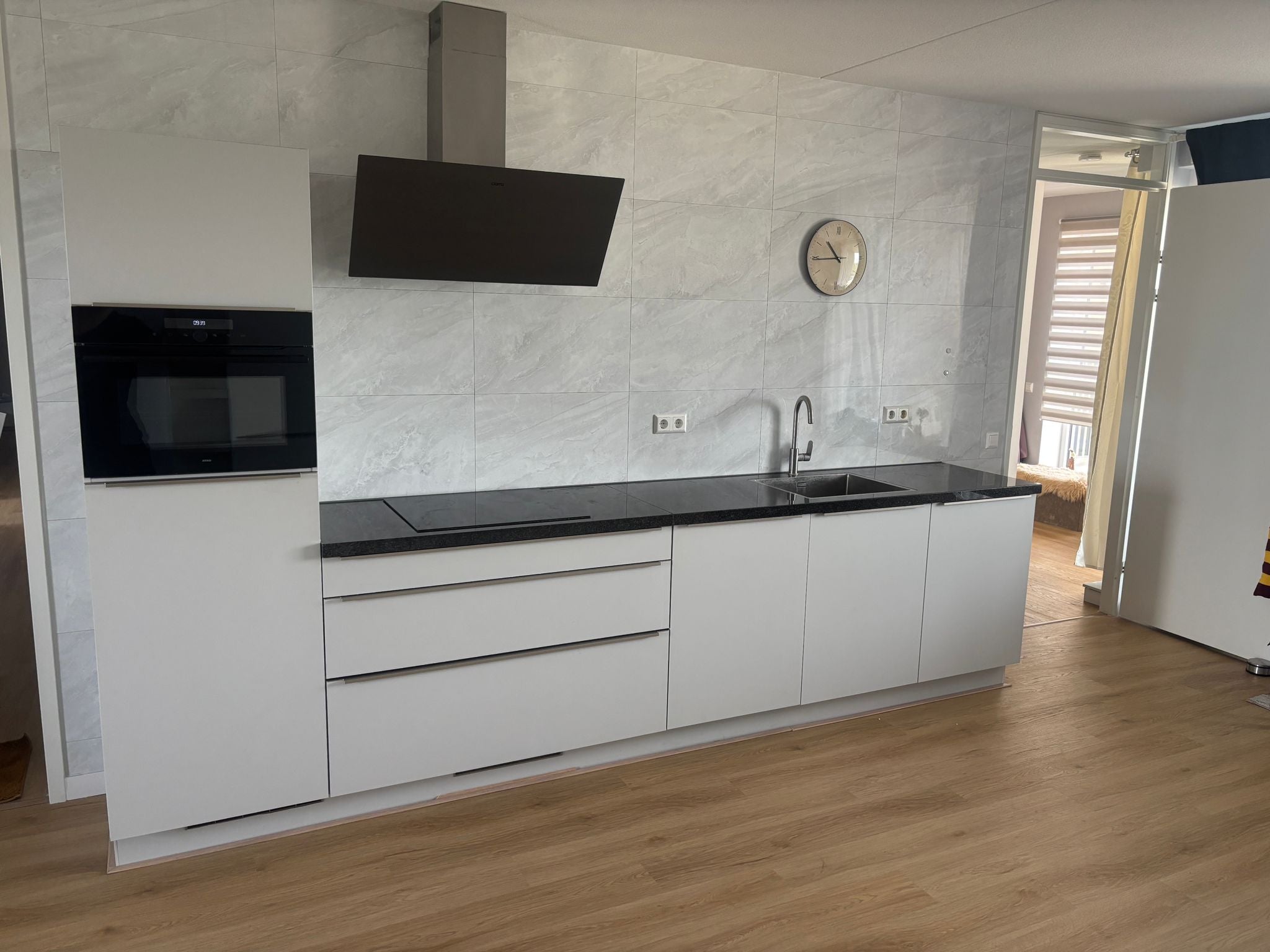 03997 - Witte parallel keuken