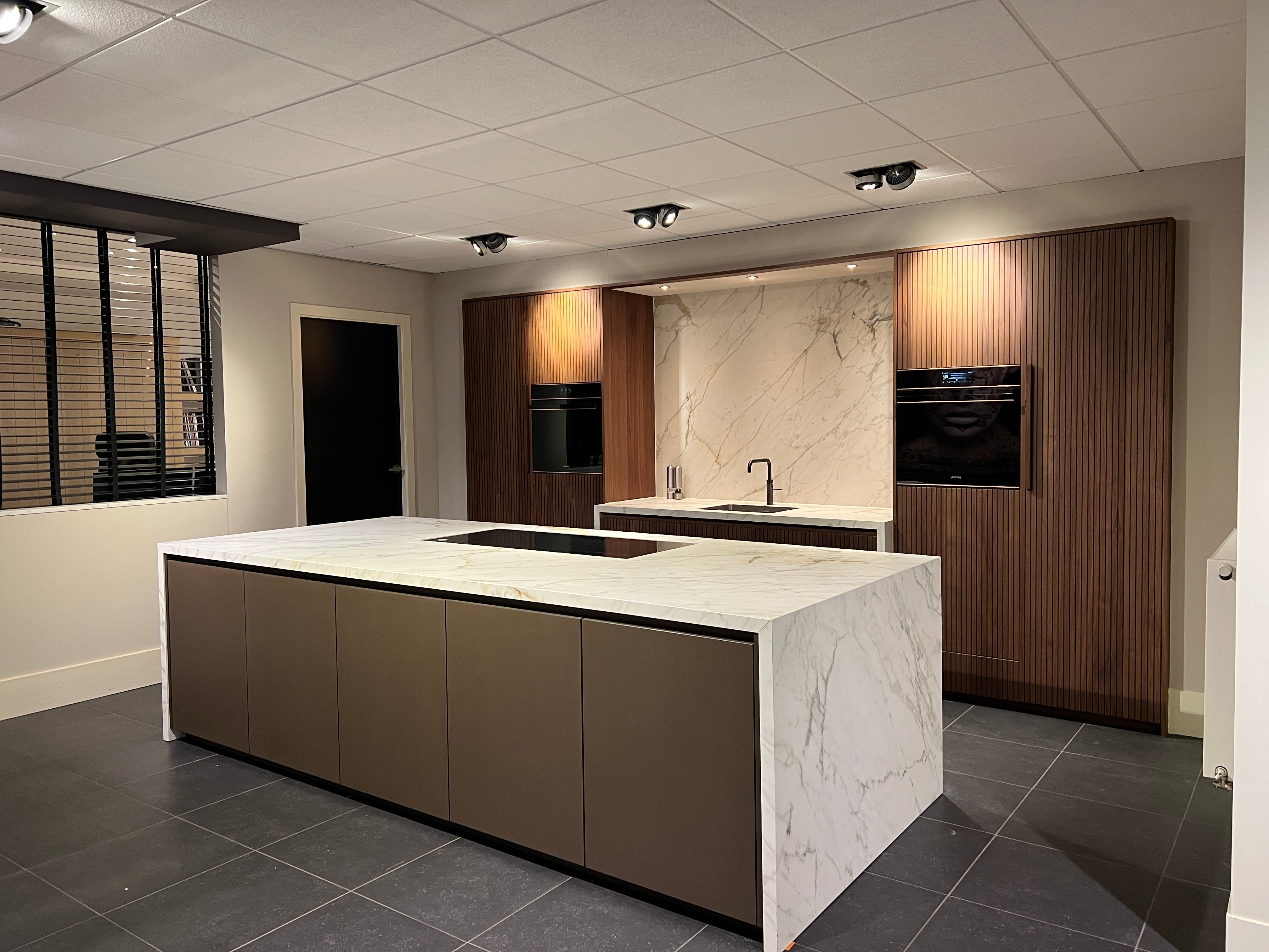 04617 - Hollands maatwerk eilandkeuken