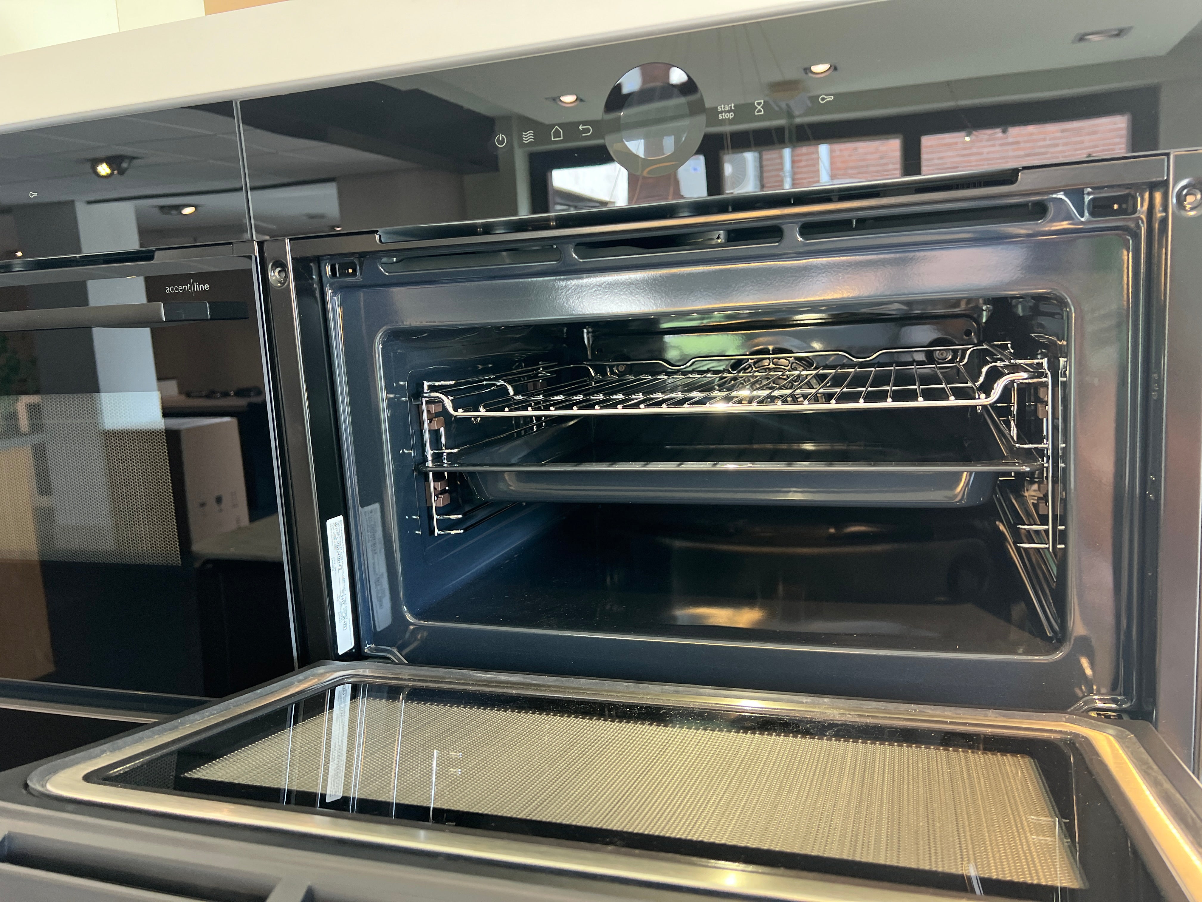 04631 - Nederlands maatwerk eiland keuken met ronde hoeken