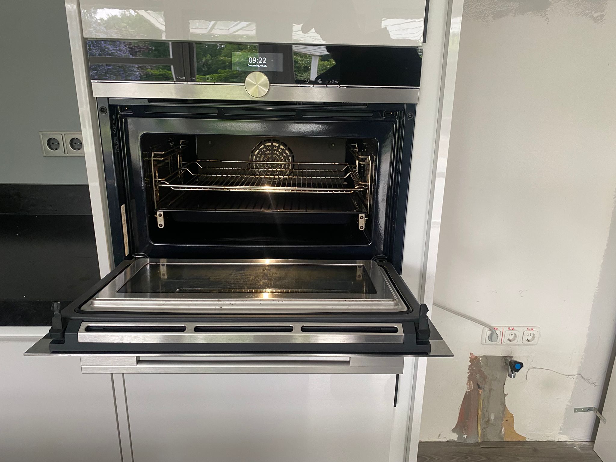 02899 - Hoogglans schiereiland keuken