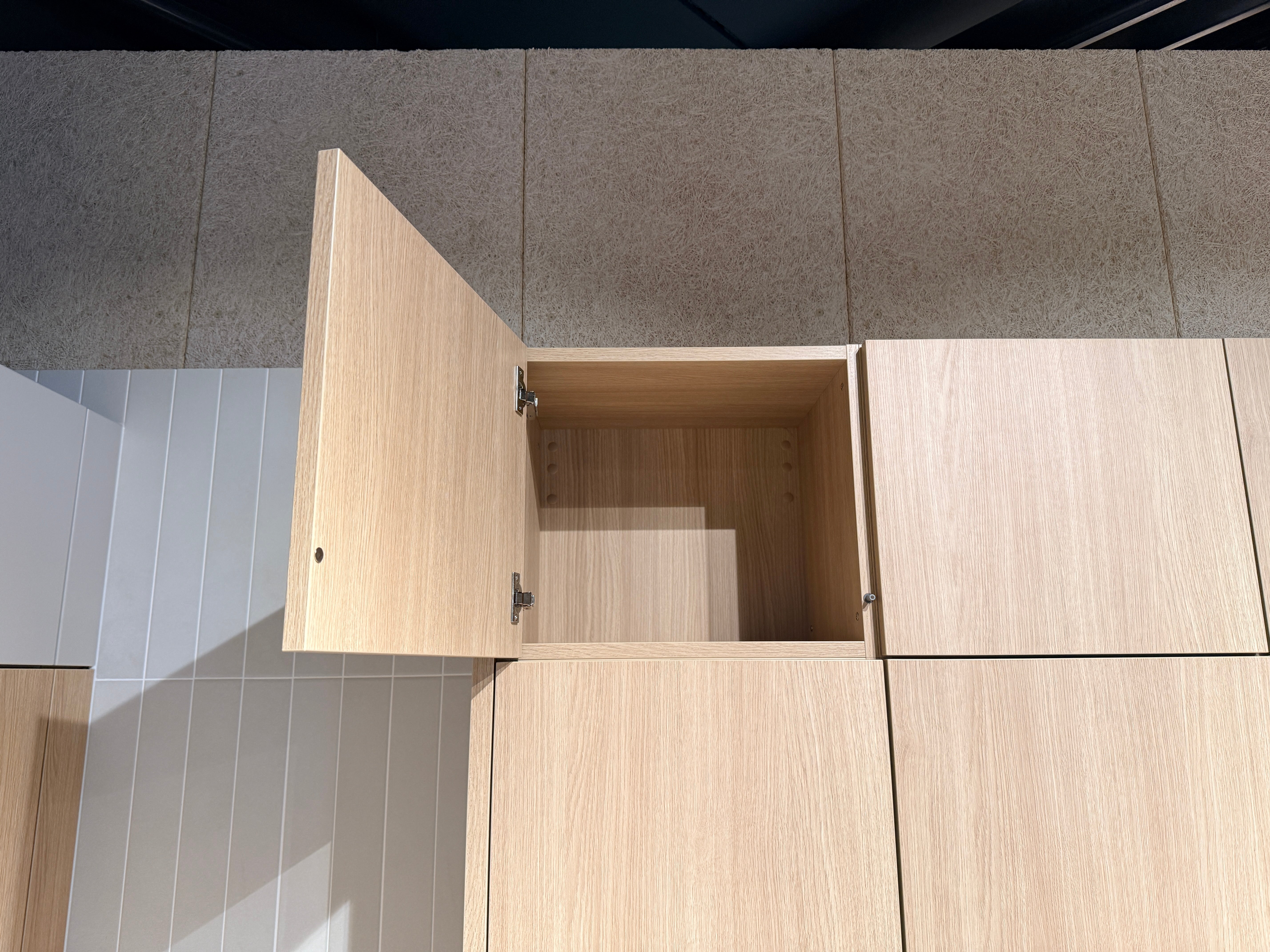 05103 - Schüller moderne L-keuken met eiland