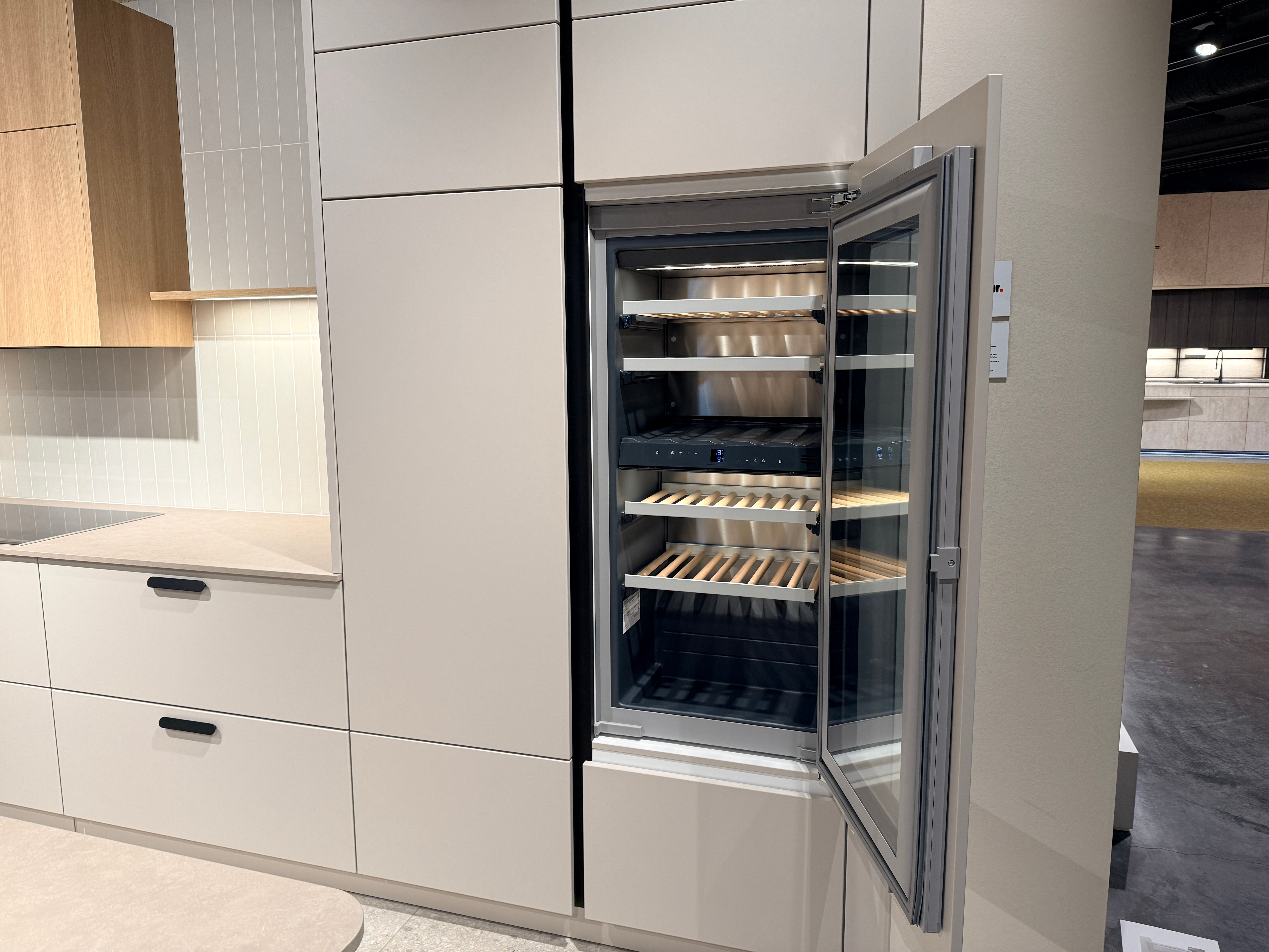 05103 - Schüller moderne L-keuken met eiland