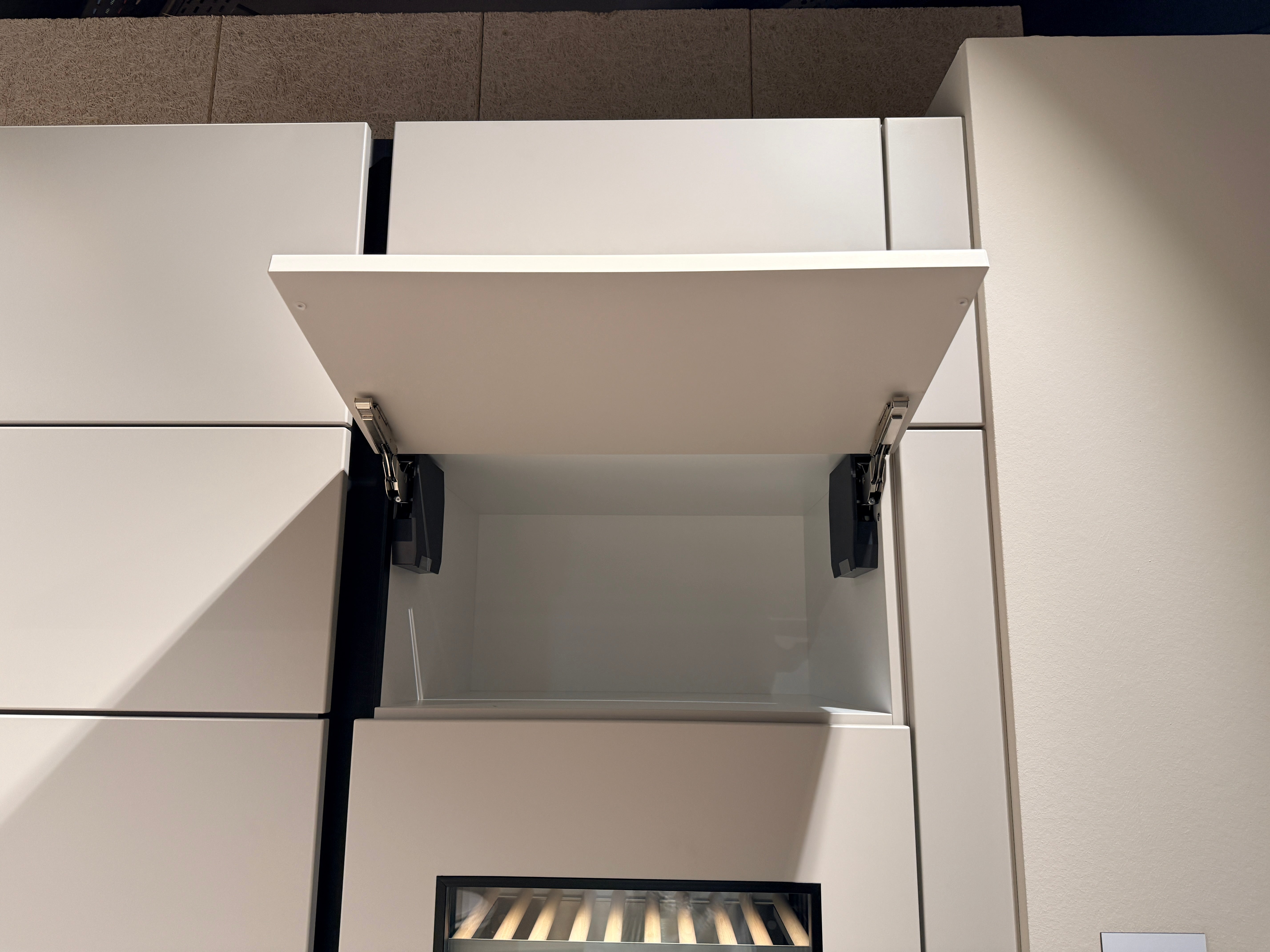 05103 - Schüller moderne L-keuken met eiland