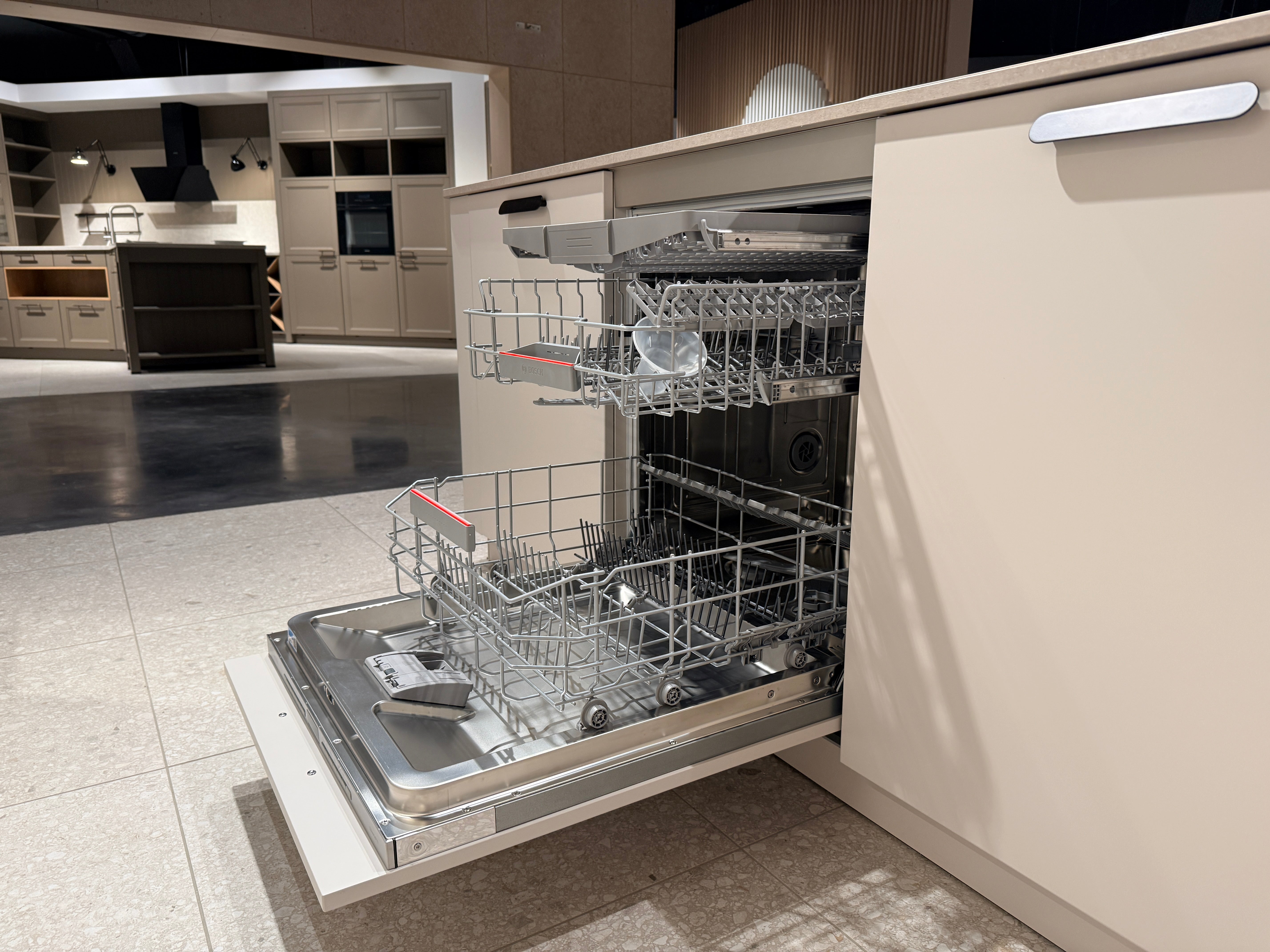05103 - Schüller moderne L-keuken met eiland