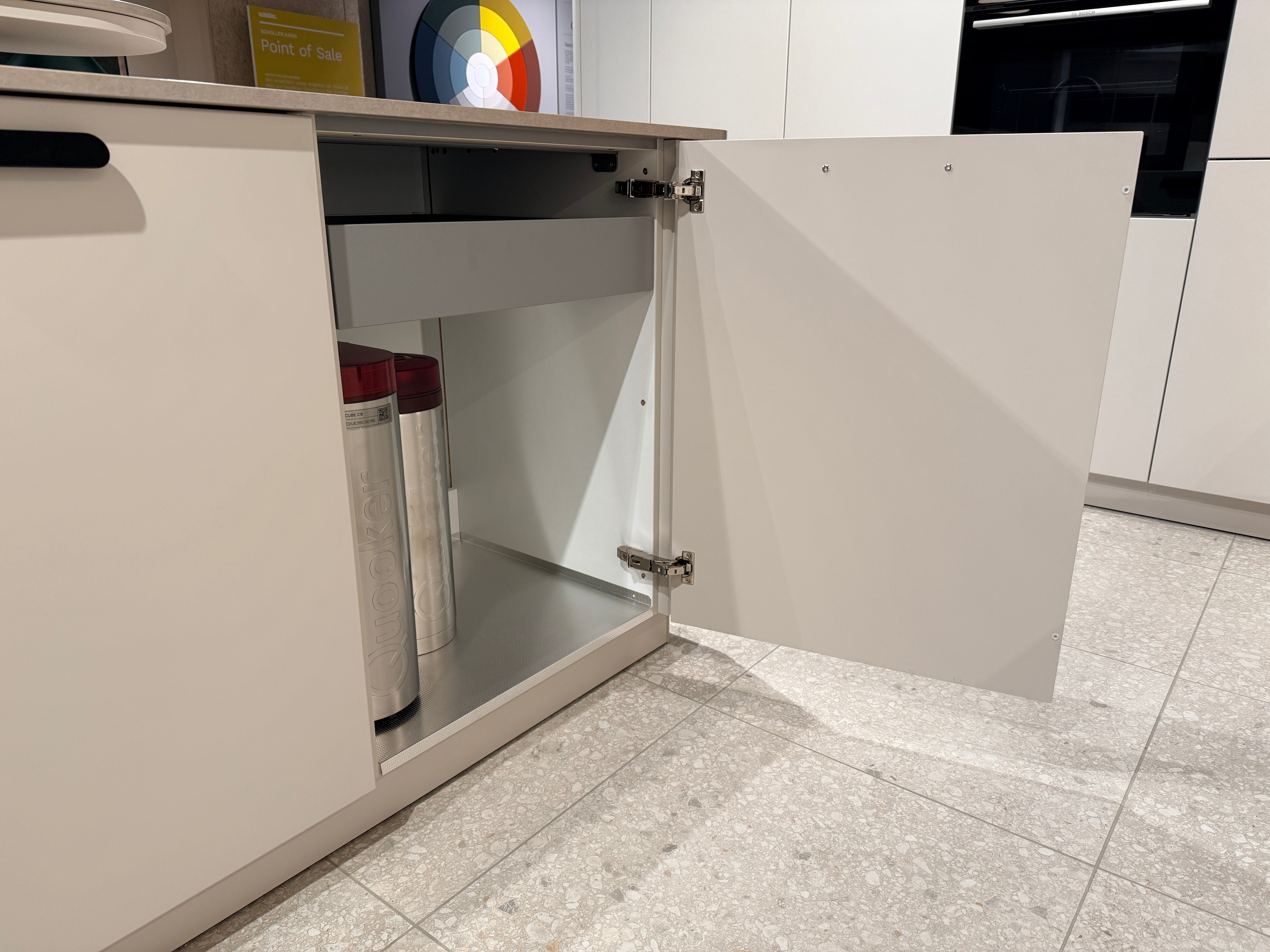 05103 - Schüller moderne L-keuken met eiland
