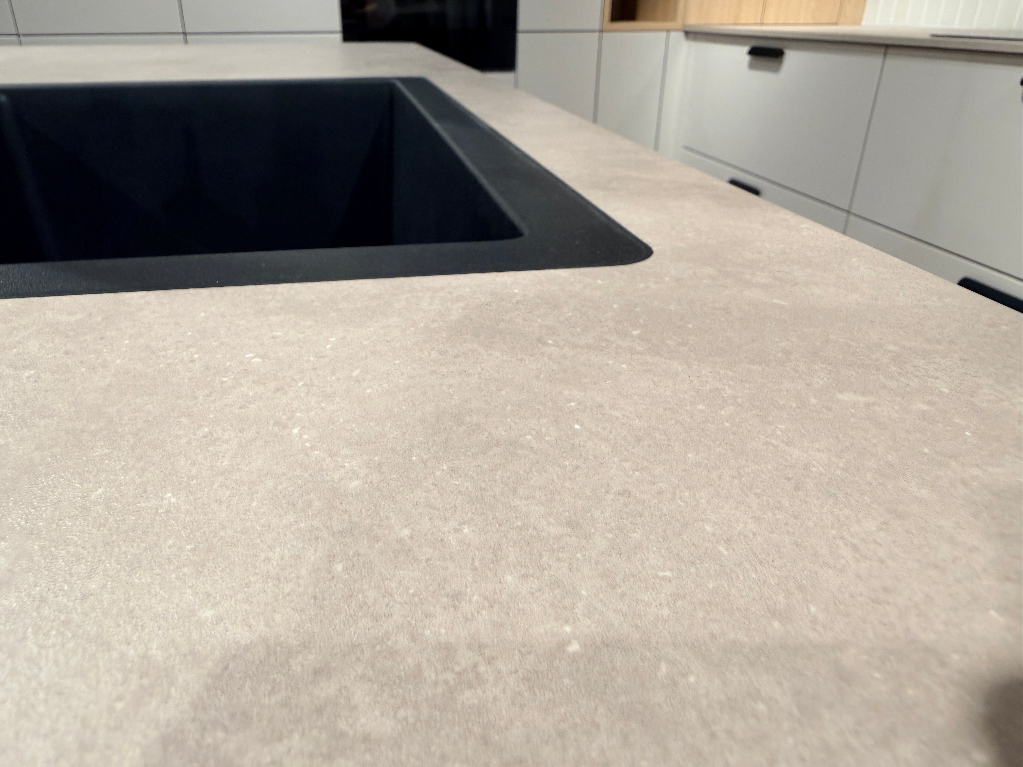 05103 - Schüller moderne L-keuken met eiland