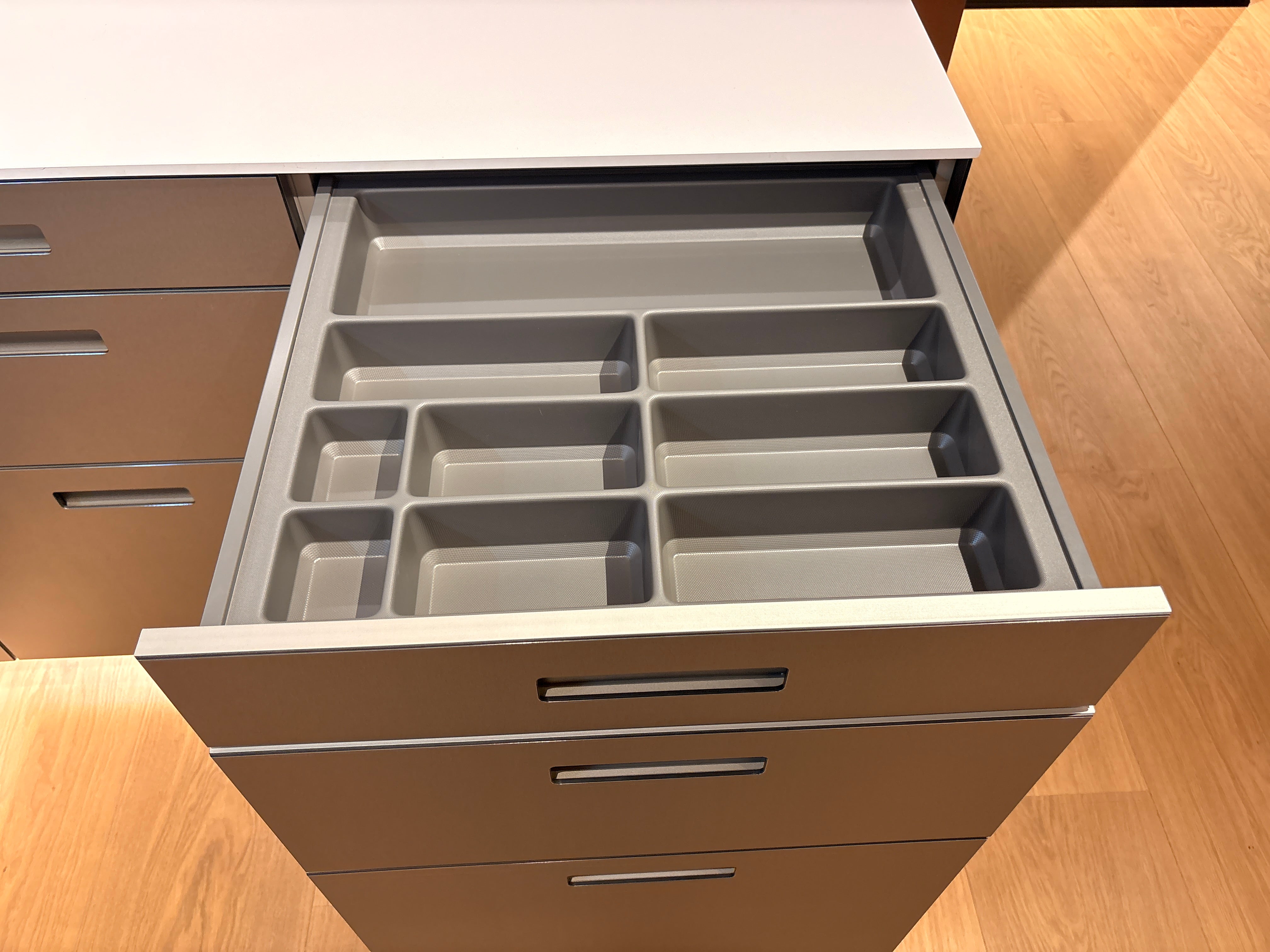 05079 - Next125 RVS Designkeuken met Luxe Kastenwand