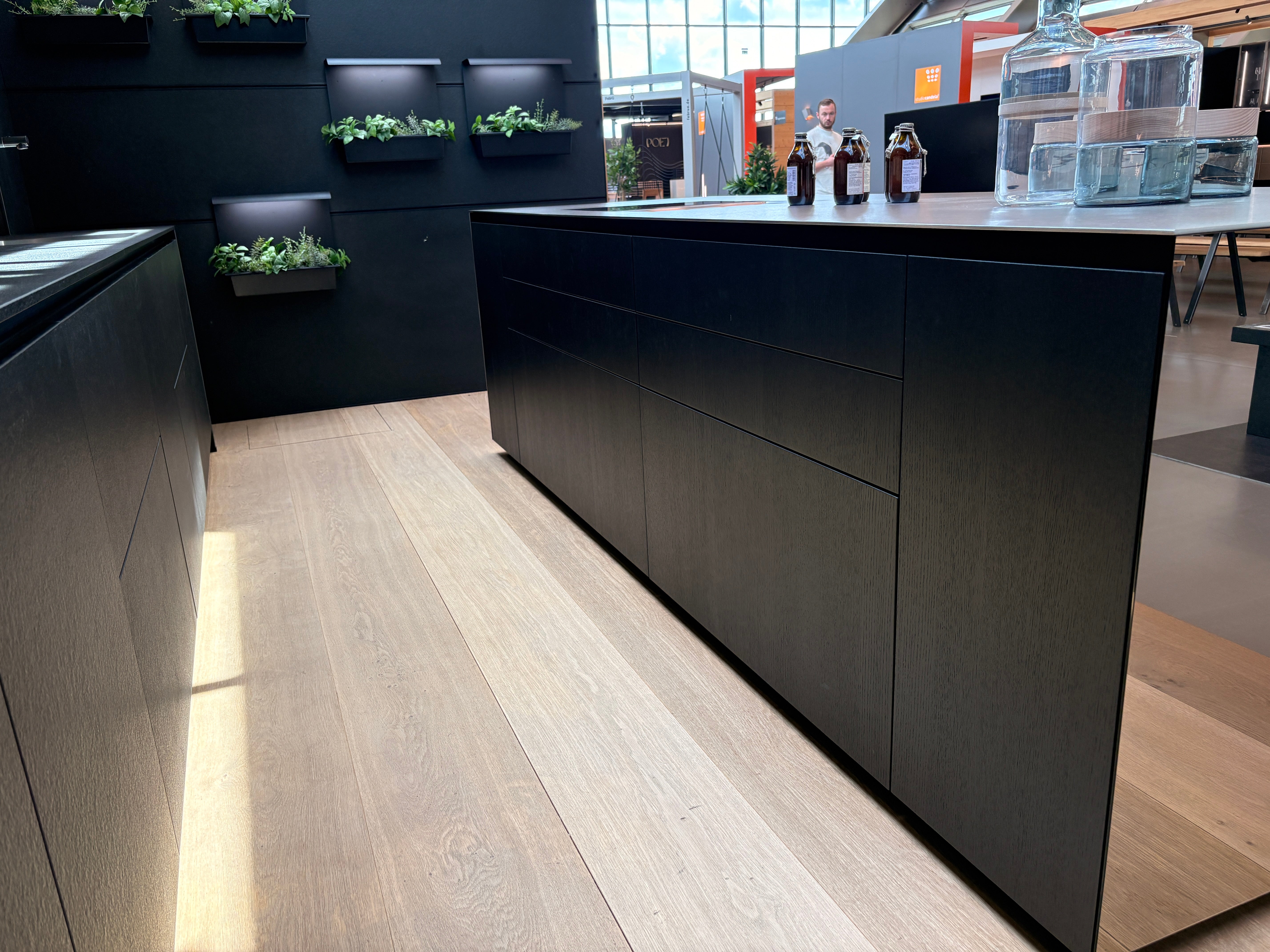 05123 - Schüller design keuken met spiegel eiland