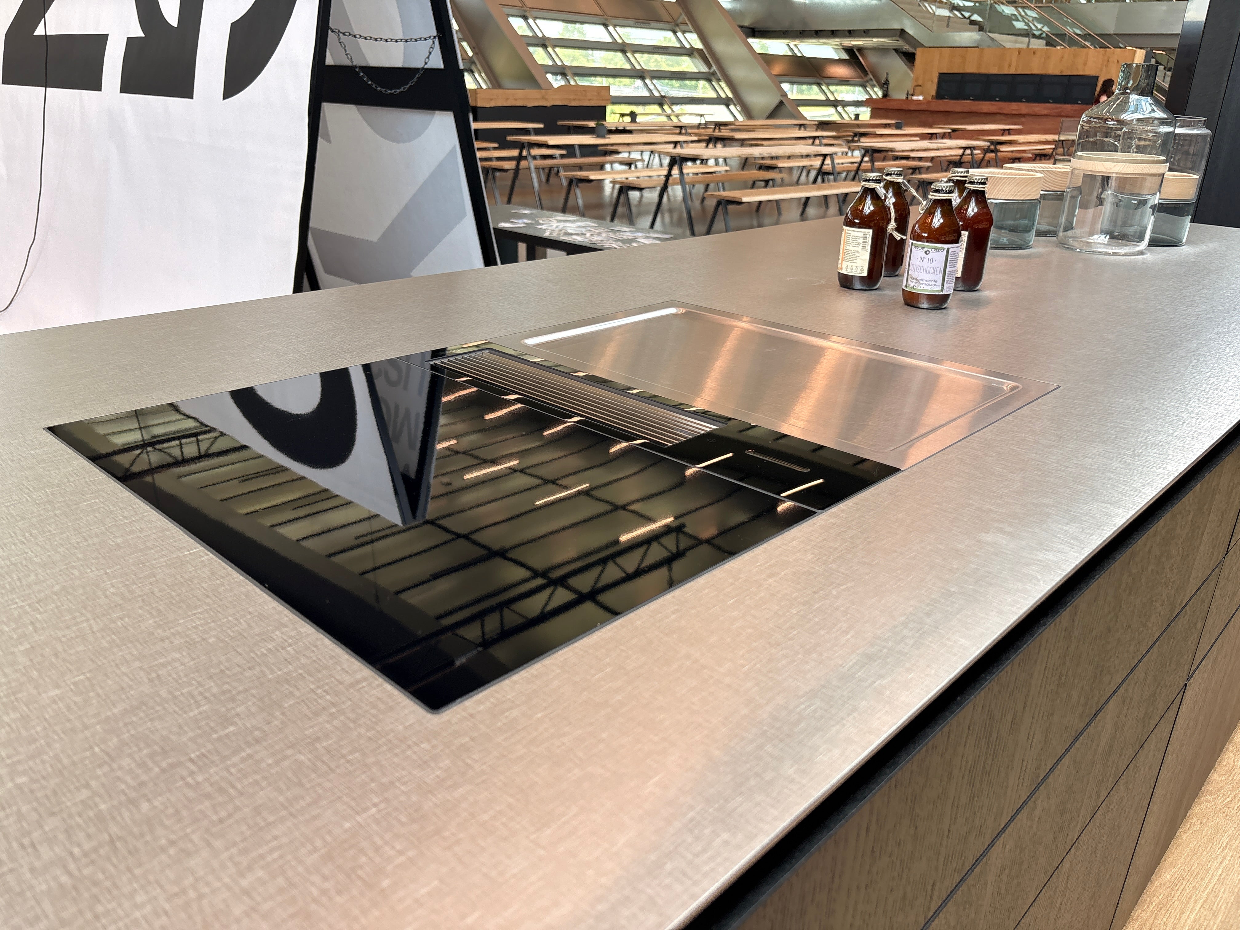 05123 - Schüller design keuken met spiegel eiland