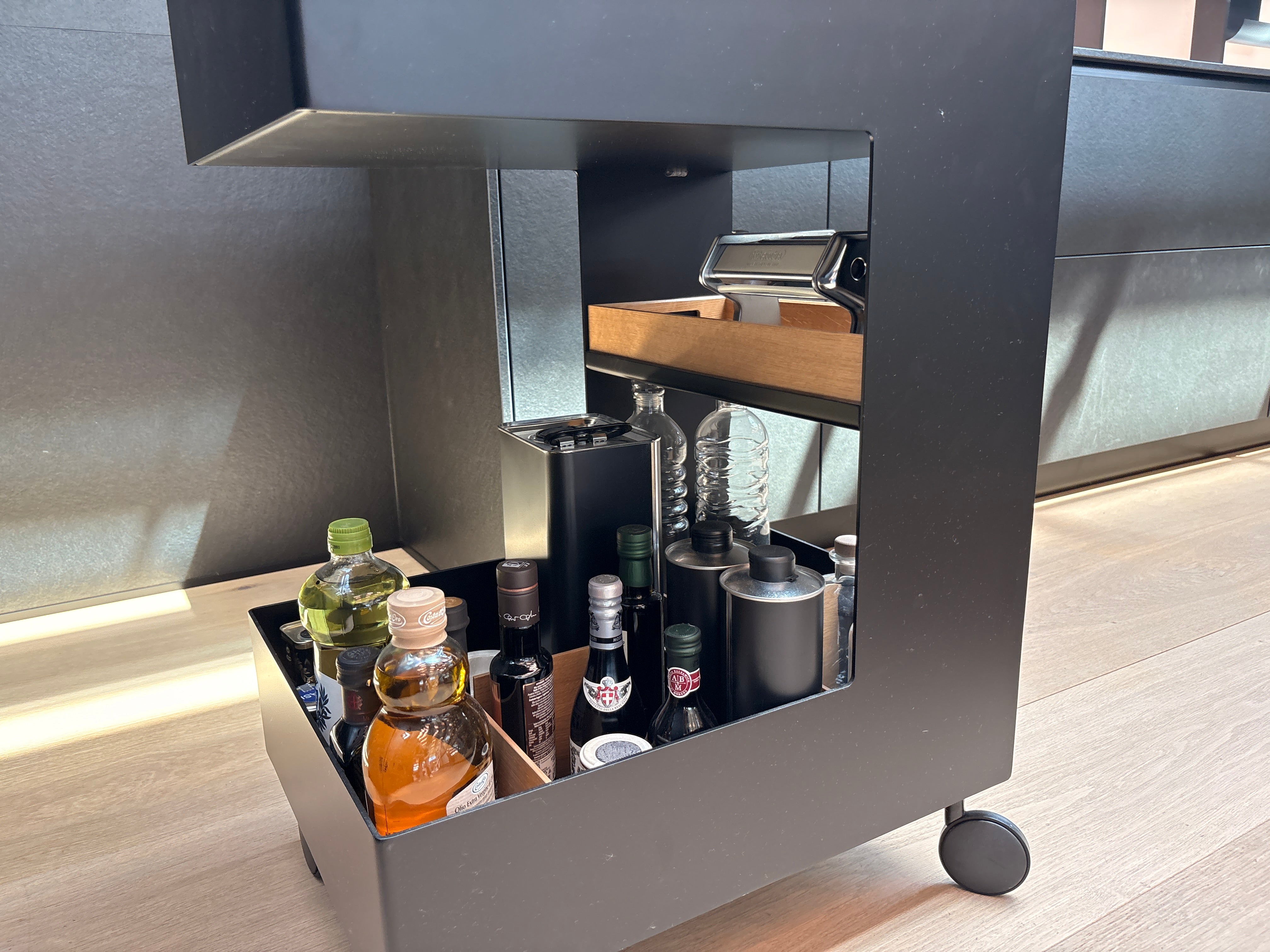 05129 - Schüller mobiele bijzettafel