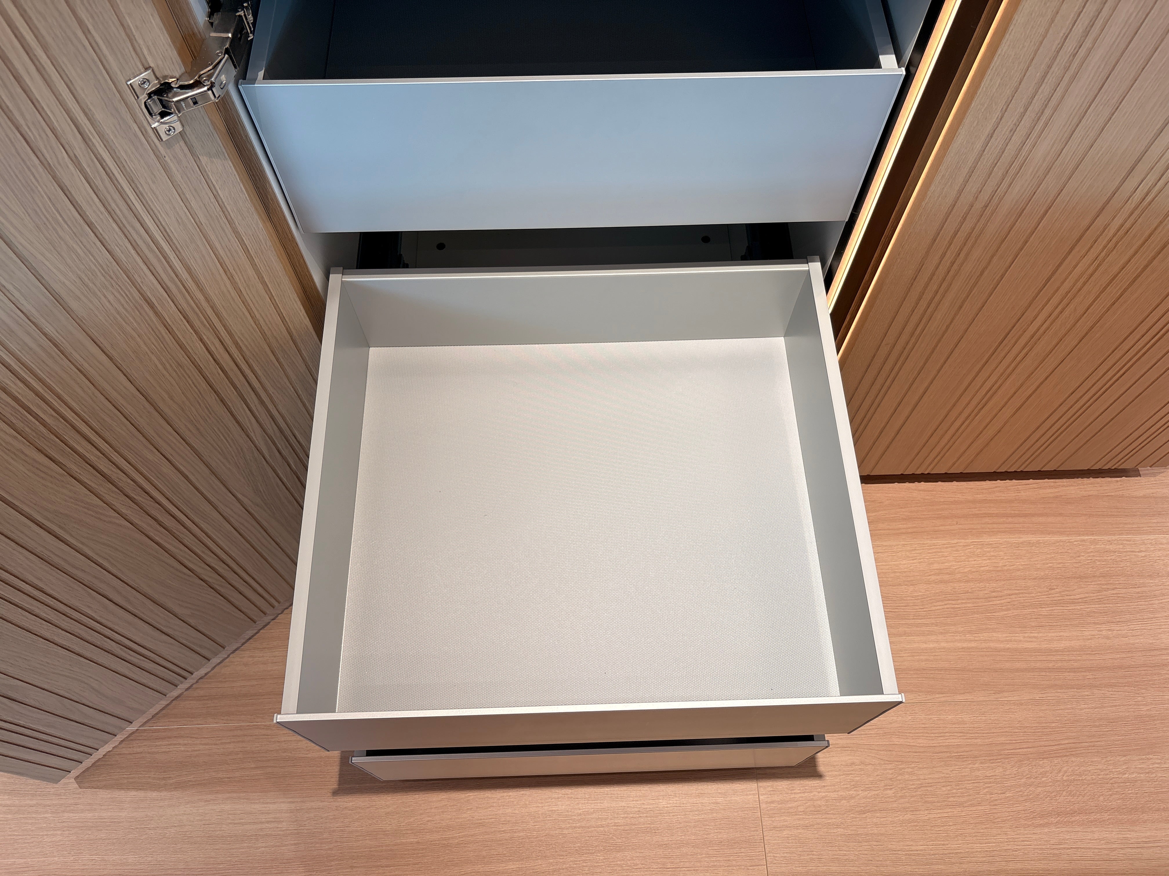 05121 - Luxe eilandkeuken van Pronorm met Bora apparatuur