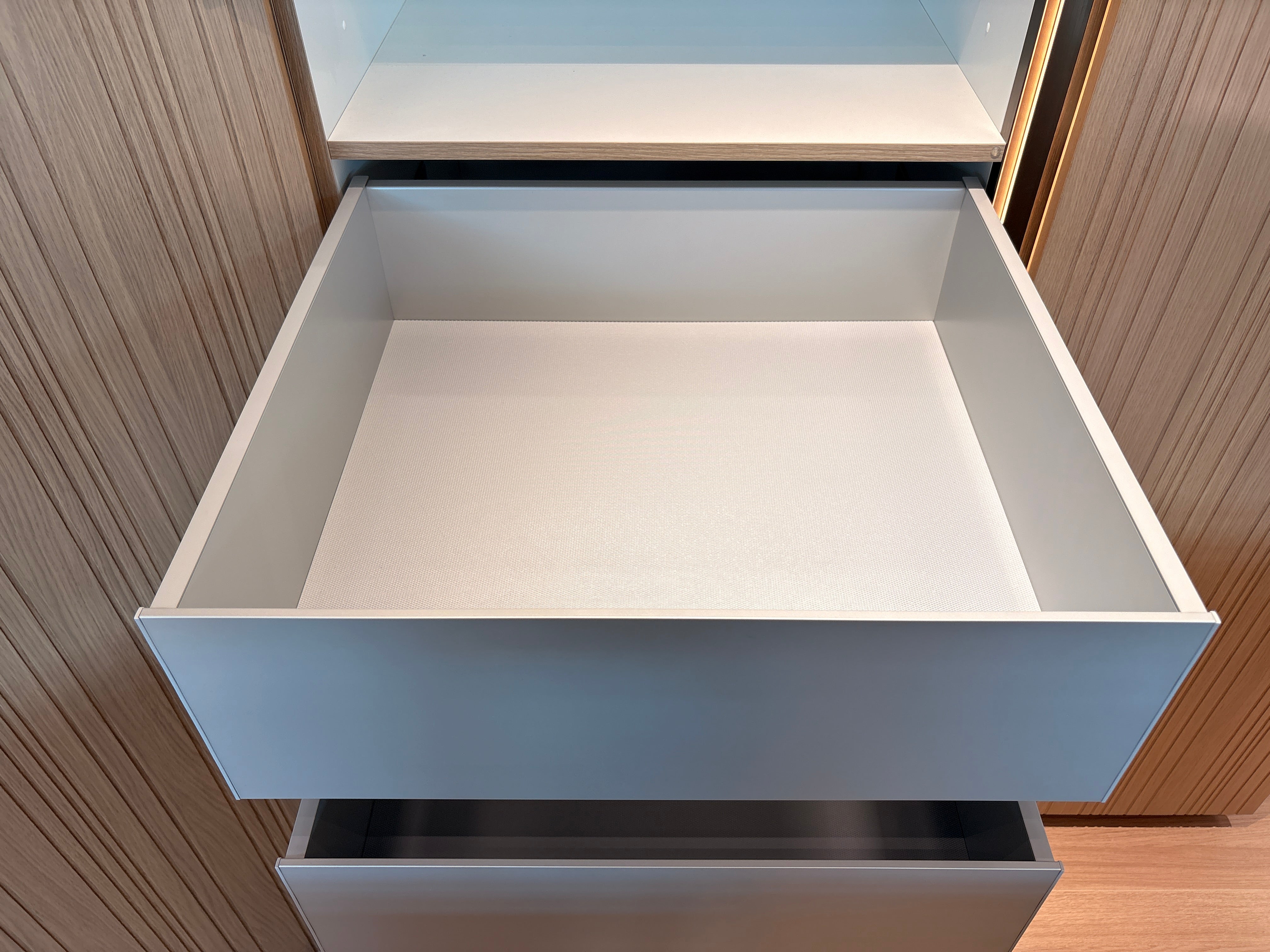 05121 - Luxe eilandkeuken van Pronorm met Bora apparatuur