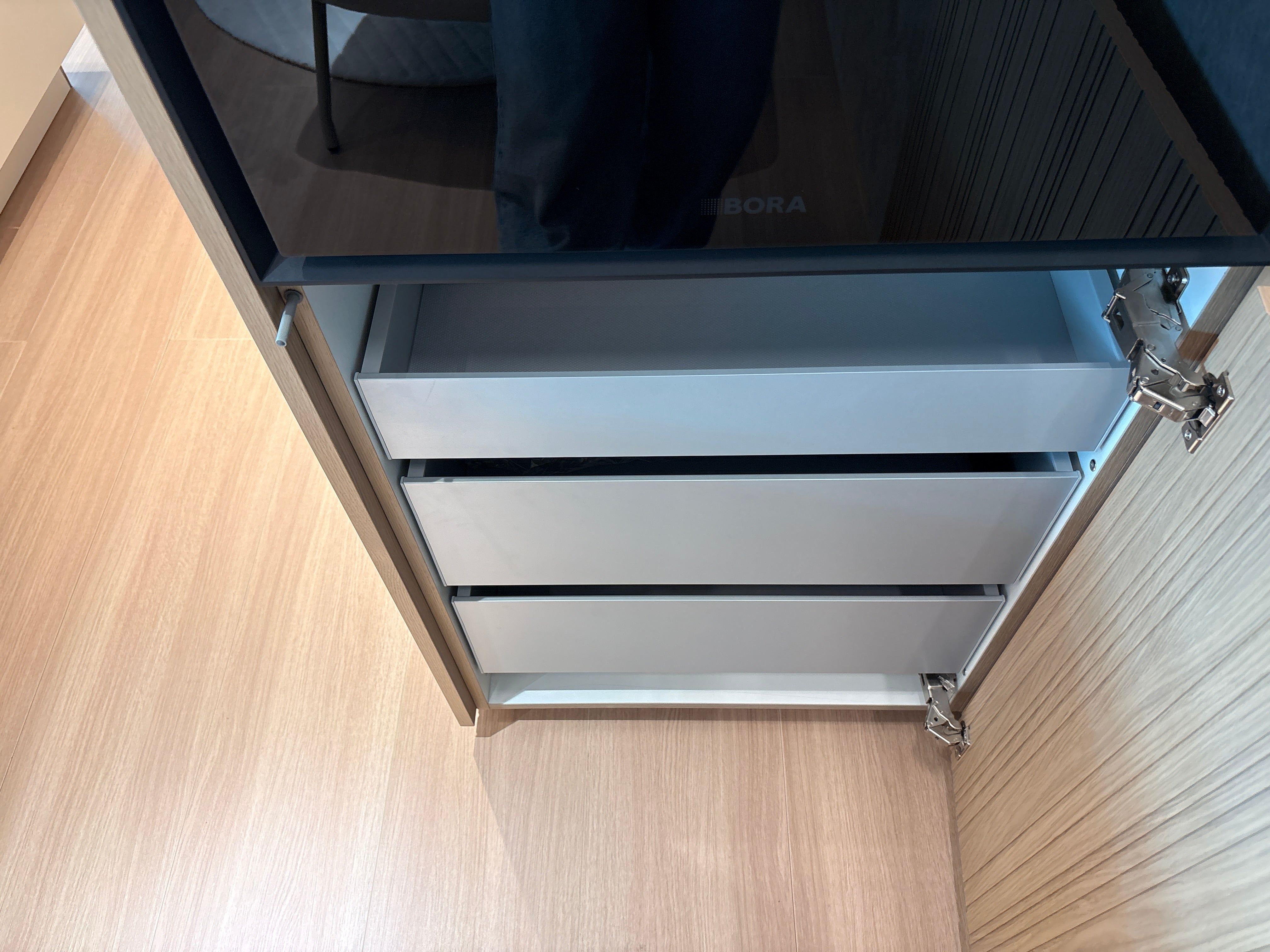 05121 - Luxe eilandkeuken van Pronorm met Bora apparatuur