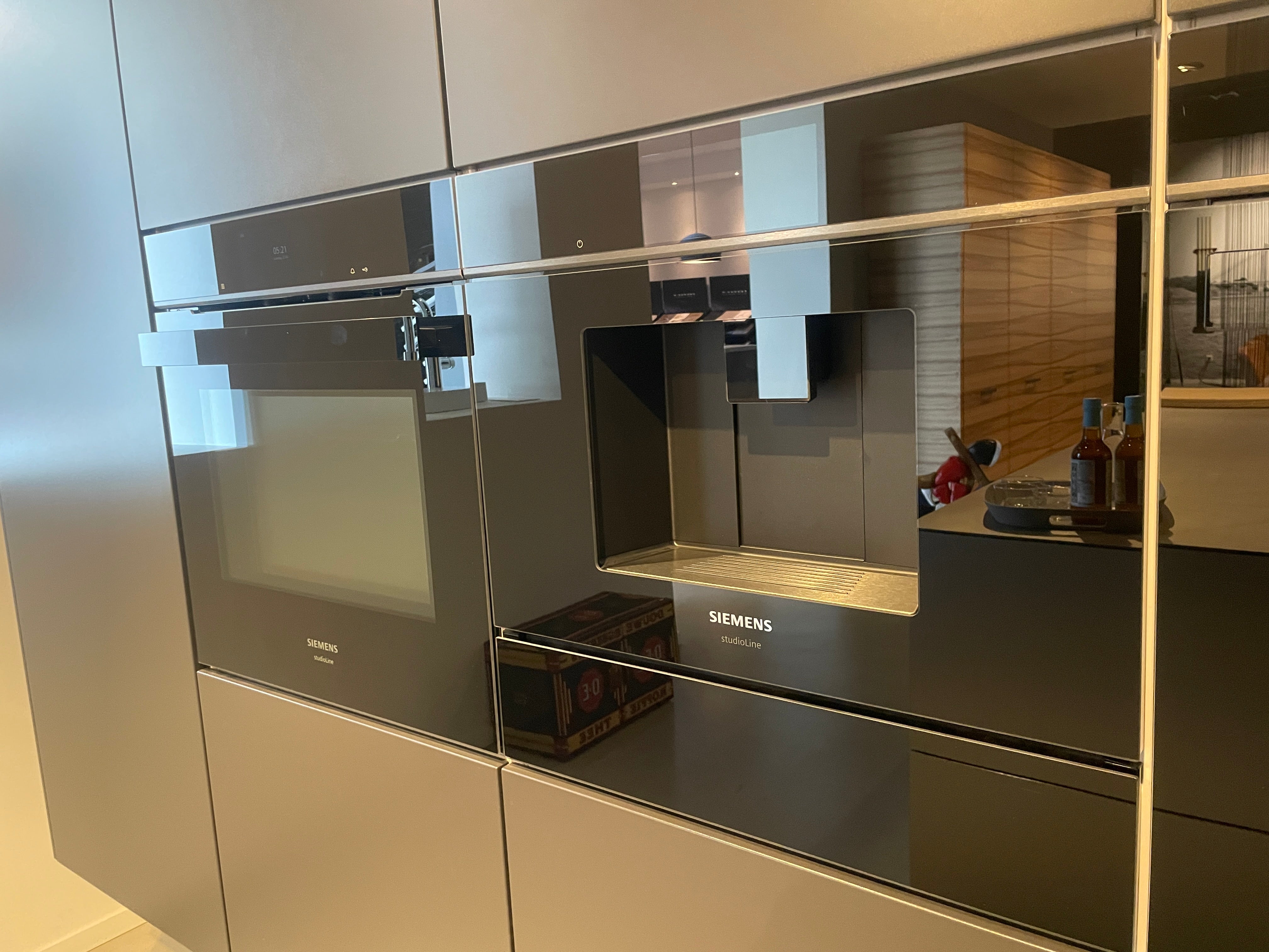 05173 - Luxe eilandkeuken met RVS front