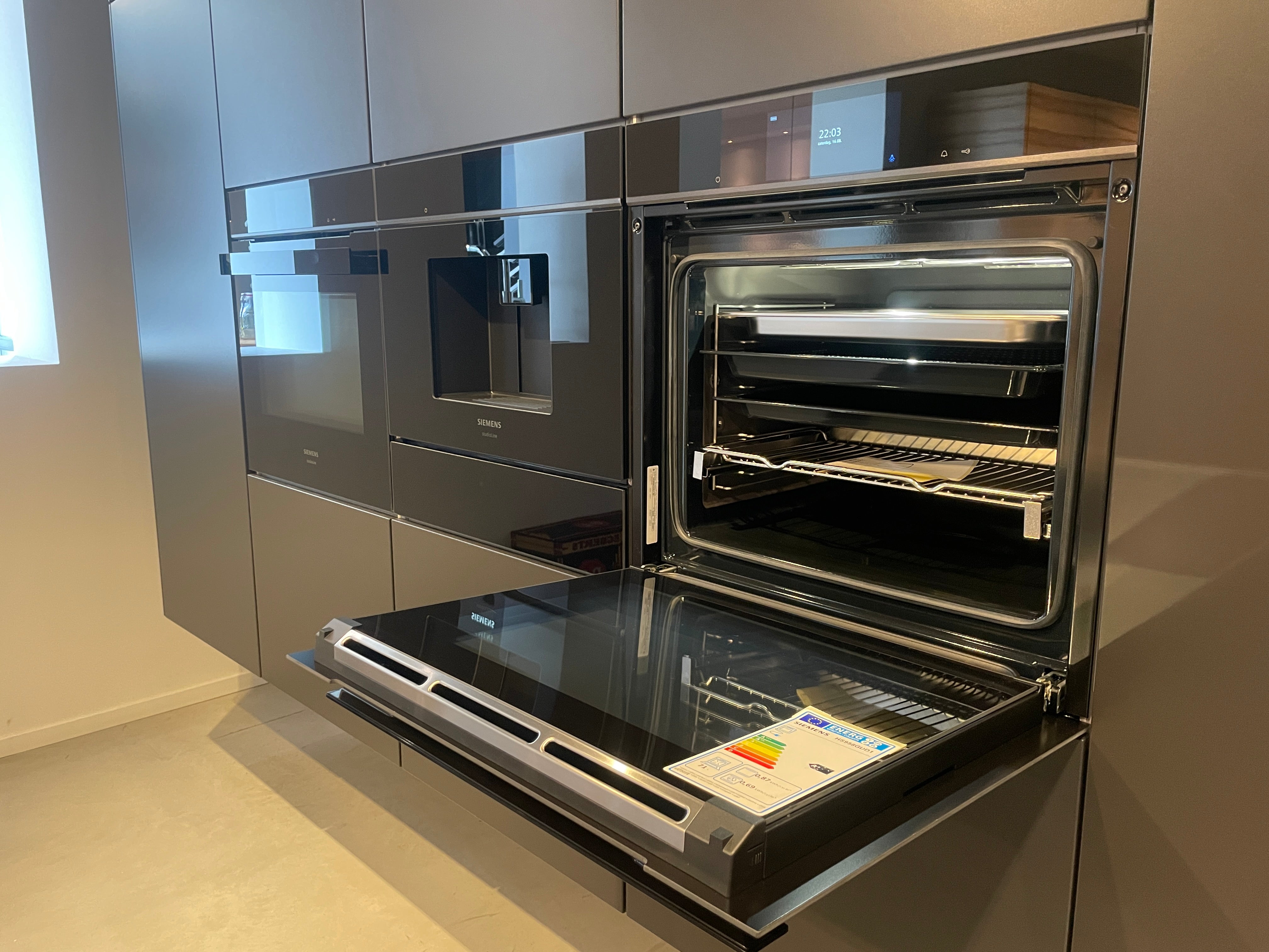 05173 - Luxe eilandkeuken met RVS front