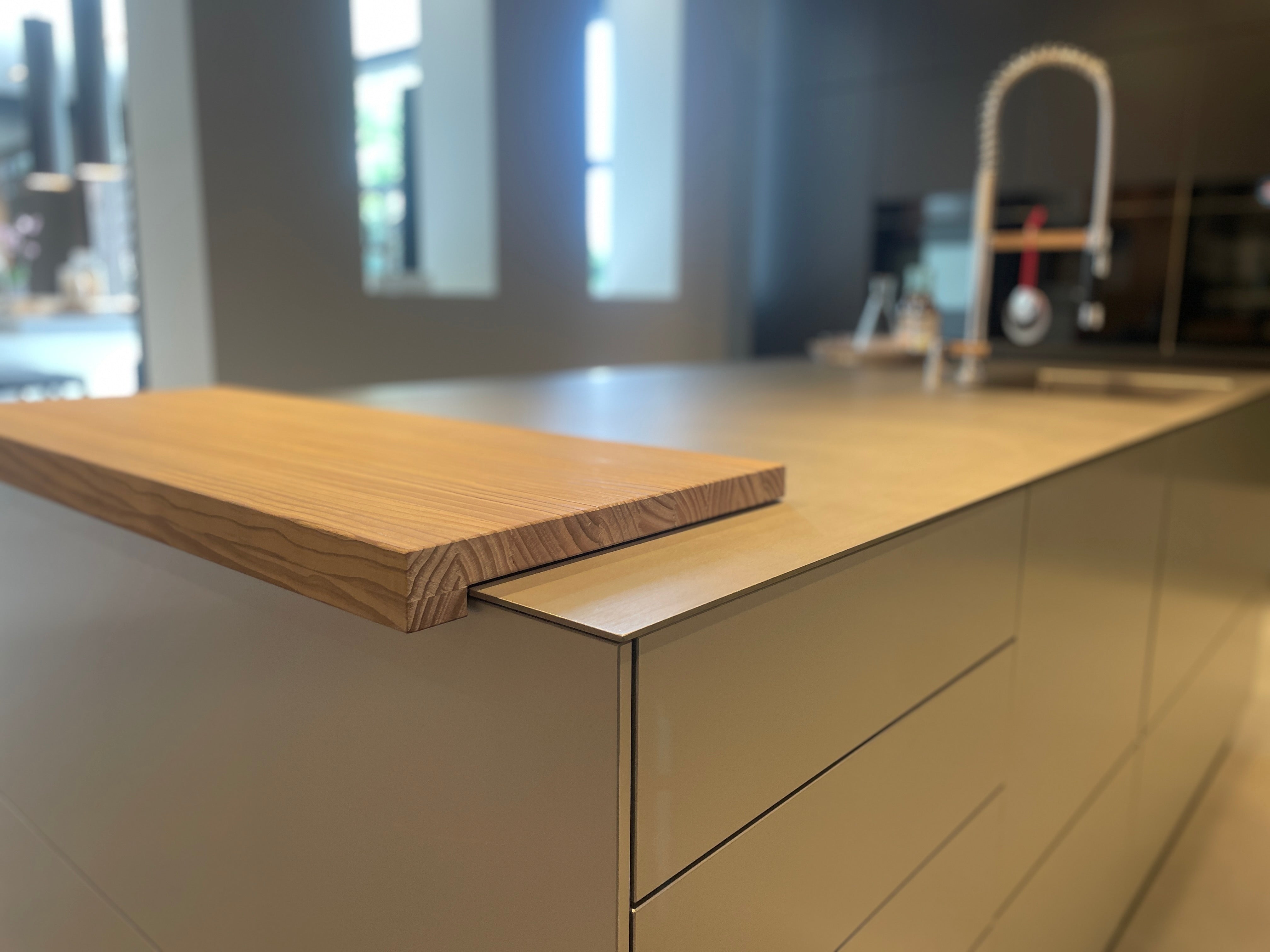 05173 - Luxe eilandkeuken met RVS front